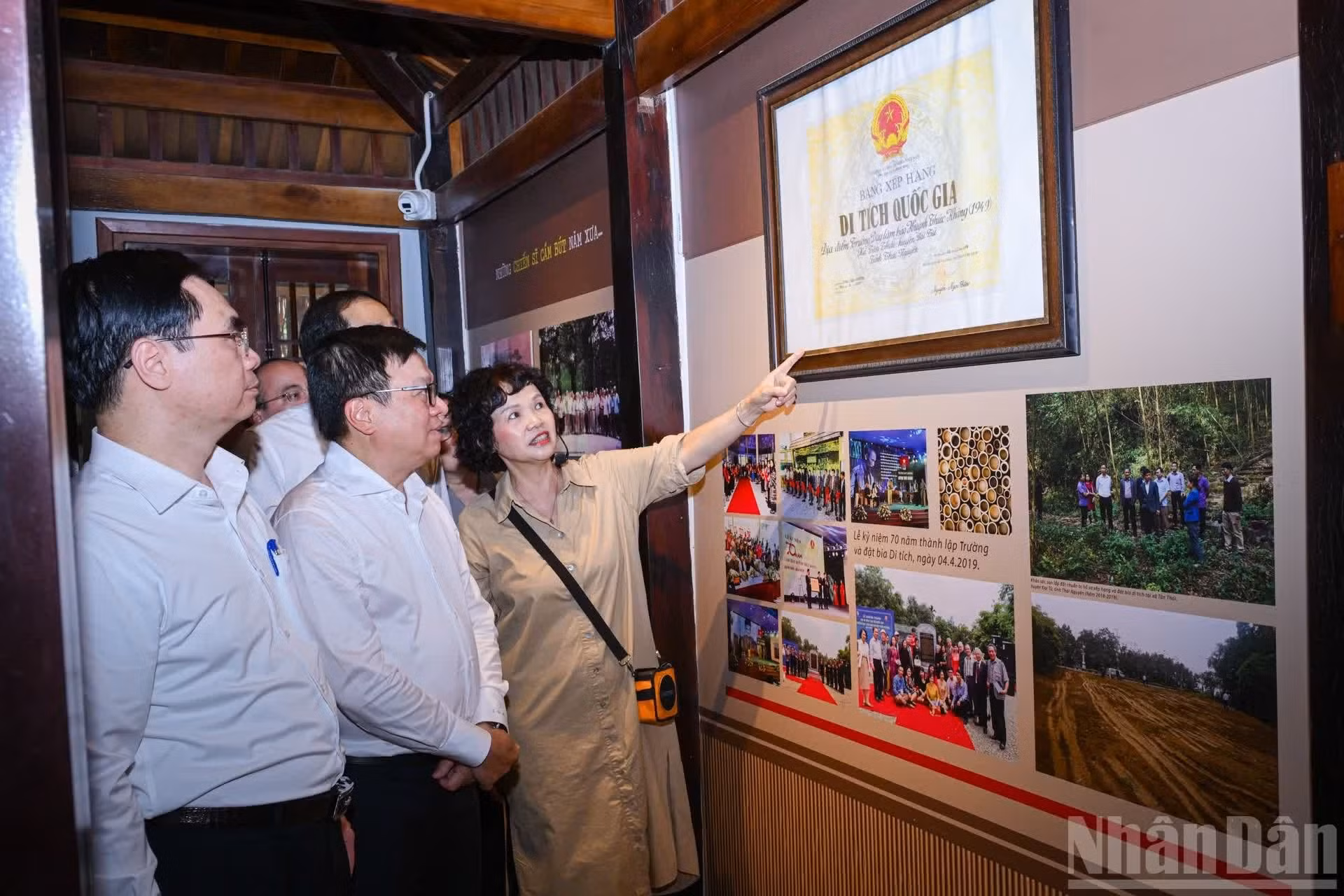 En la escuela de periodismo Huynh Thuc Khang se exhiben valiosos documentos, fotografías y publicaciones periodísticas.