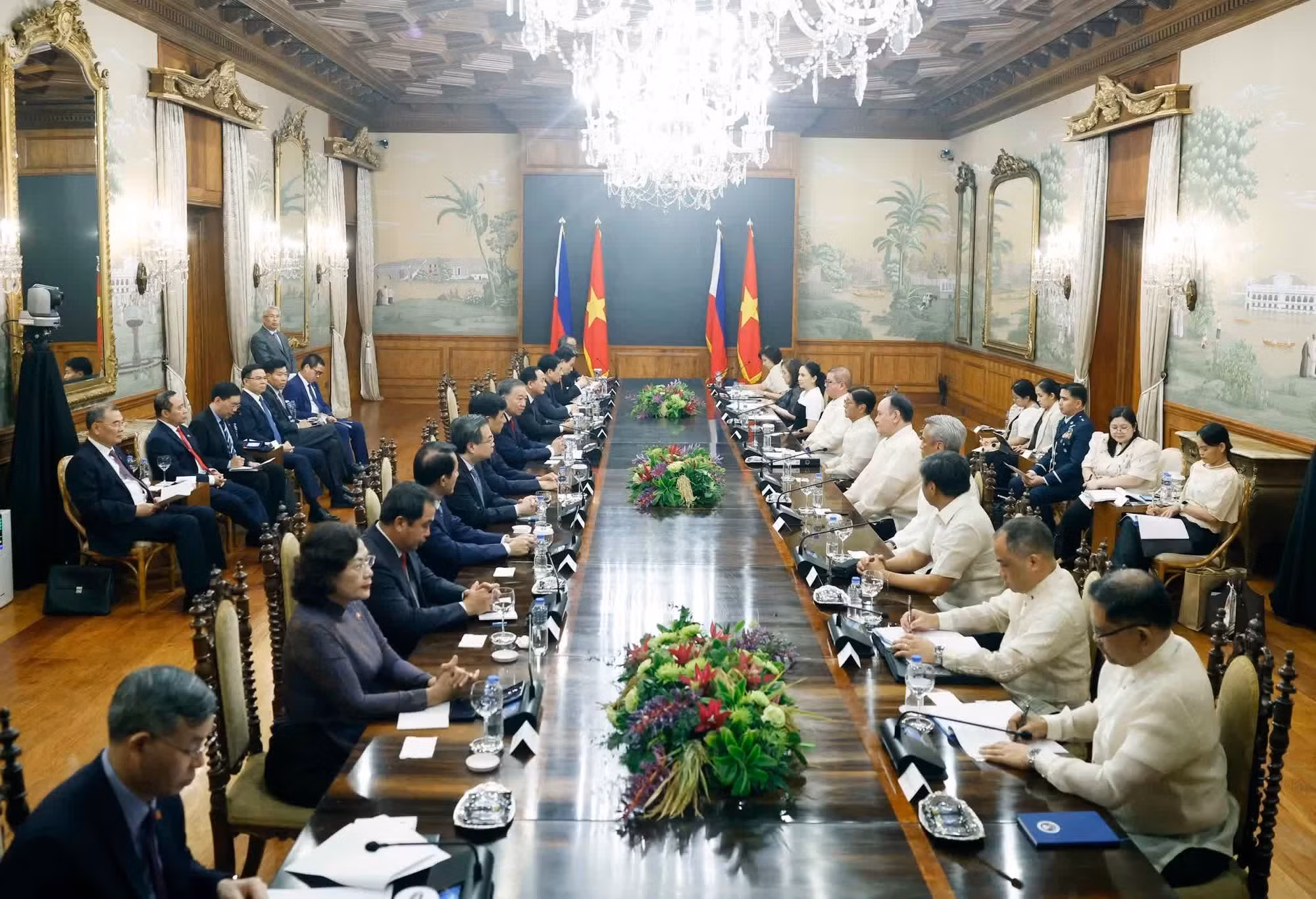 El secretario general del Partido Comunista y presidente de Vietnam, To Lam, y el presidente de Filipinas, Ferdinand Romualdez Marcos Jr. (Foto: VNA)
