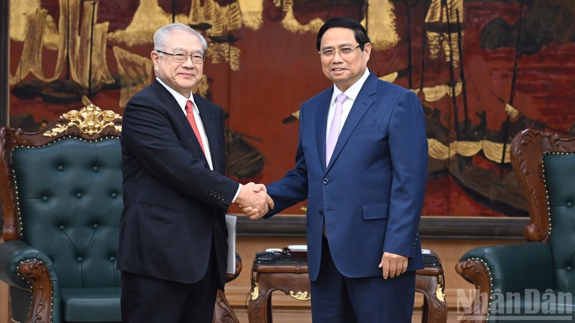 [Foto] Premier vietnamita recibe a presidente de Asociación de Amistad Japón-Vietnam en región de Kansai