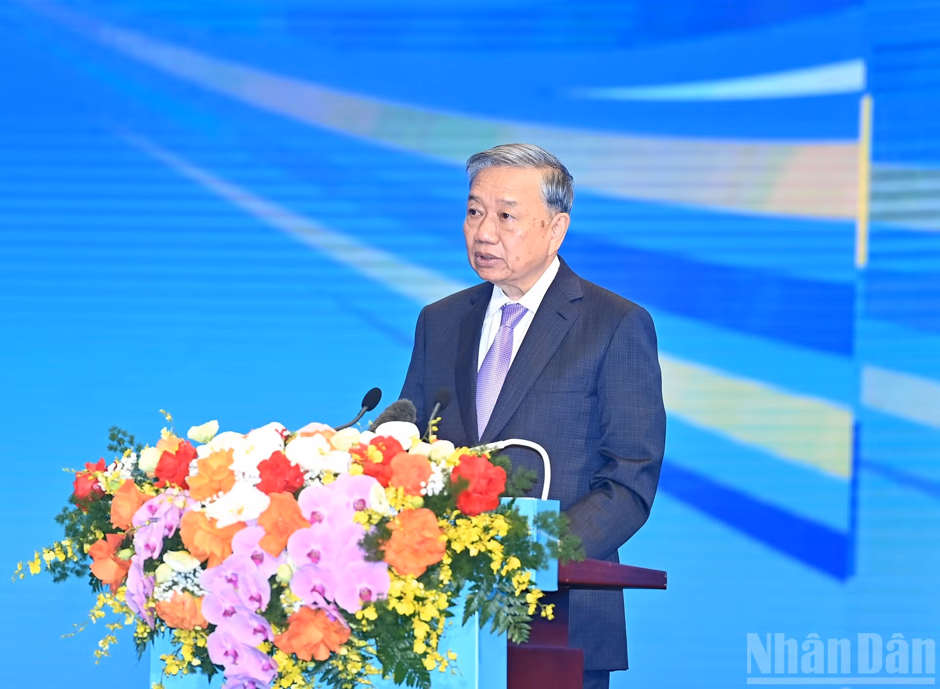 El secretario general del Partido Comunista de Vietnam, To Lam, pronuncia un discurso en el acto.