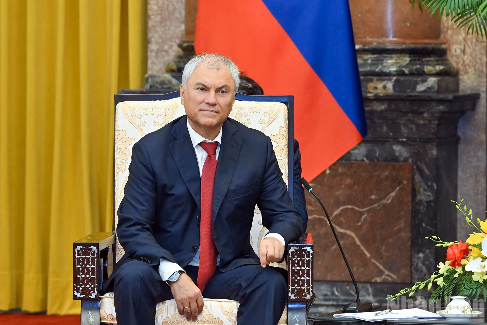 El presidente de la Duma Estatal de Rusia, Vyacheslav Volodin, habla en la reunión.