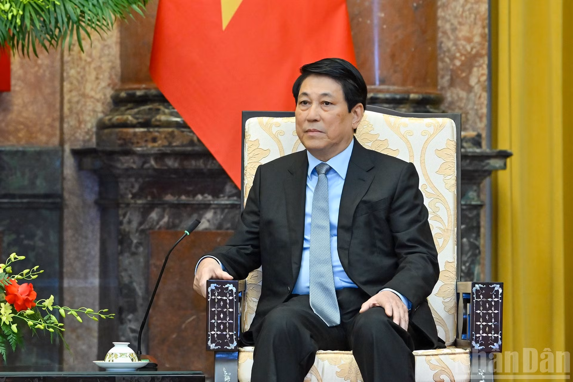 El presidente de Vietnam, Luong Cuong, da palabras.