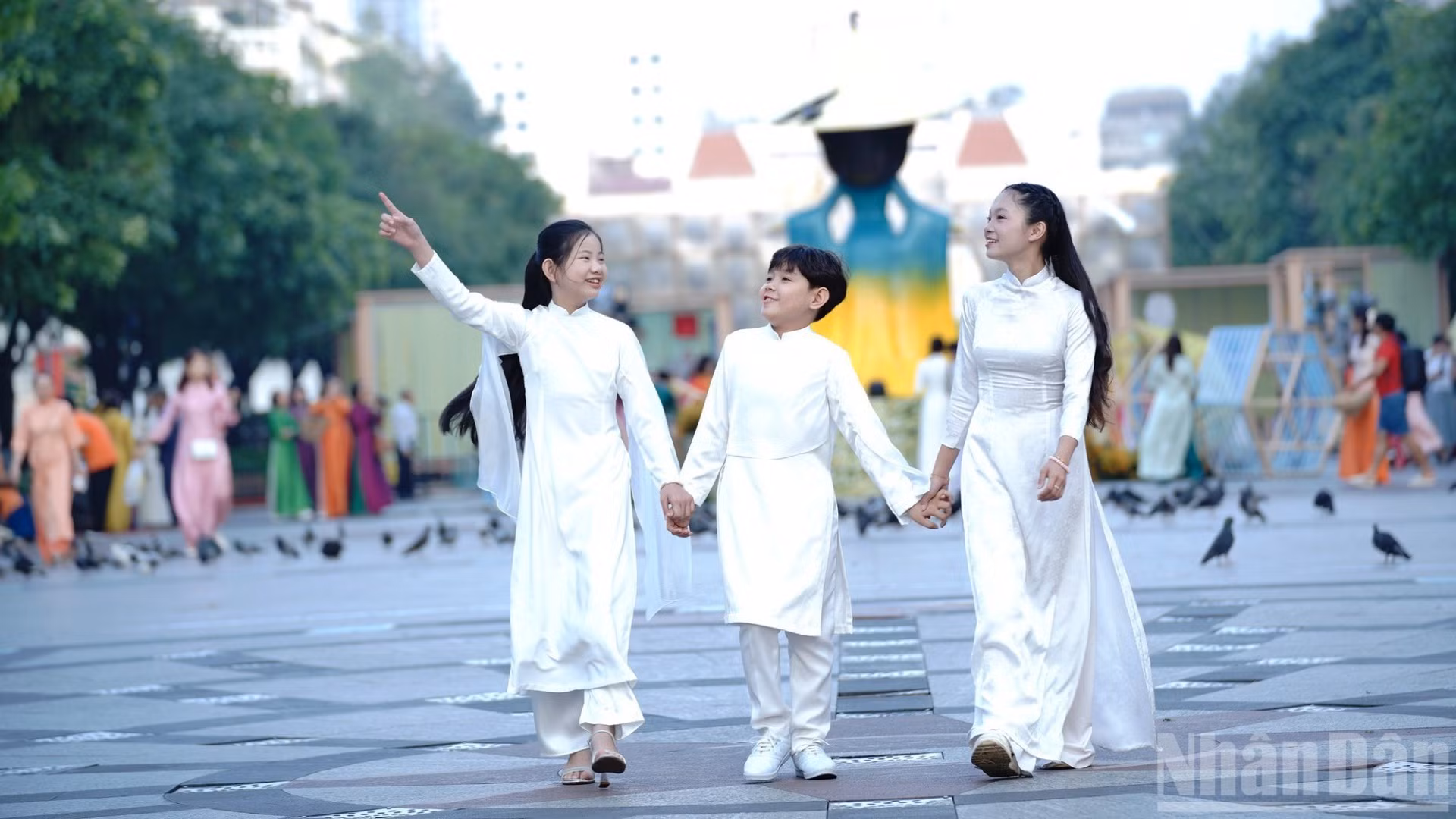 [Foto] Celebran en Ciudad Ho Chi Minh Festival del Ao Dai 2026