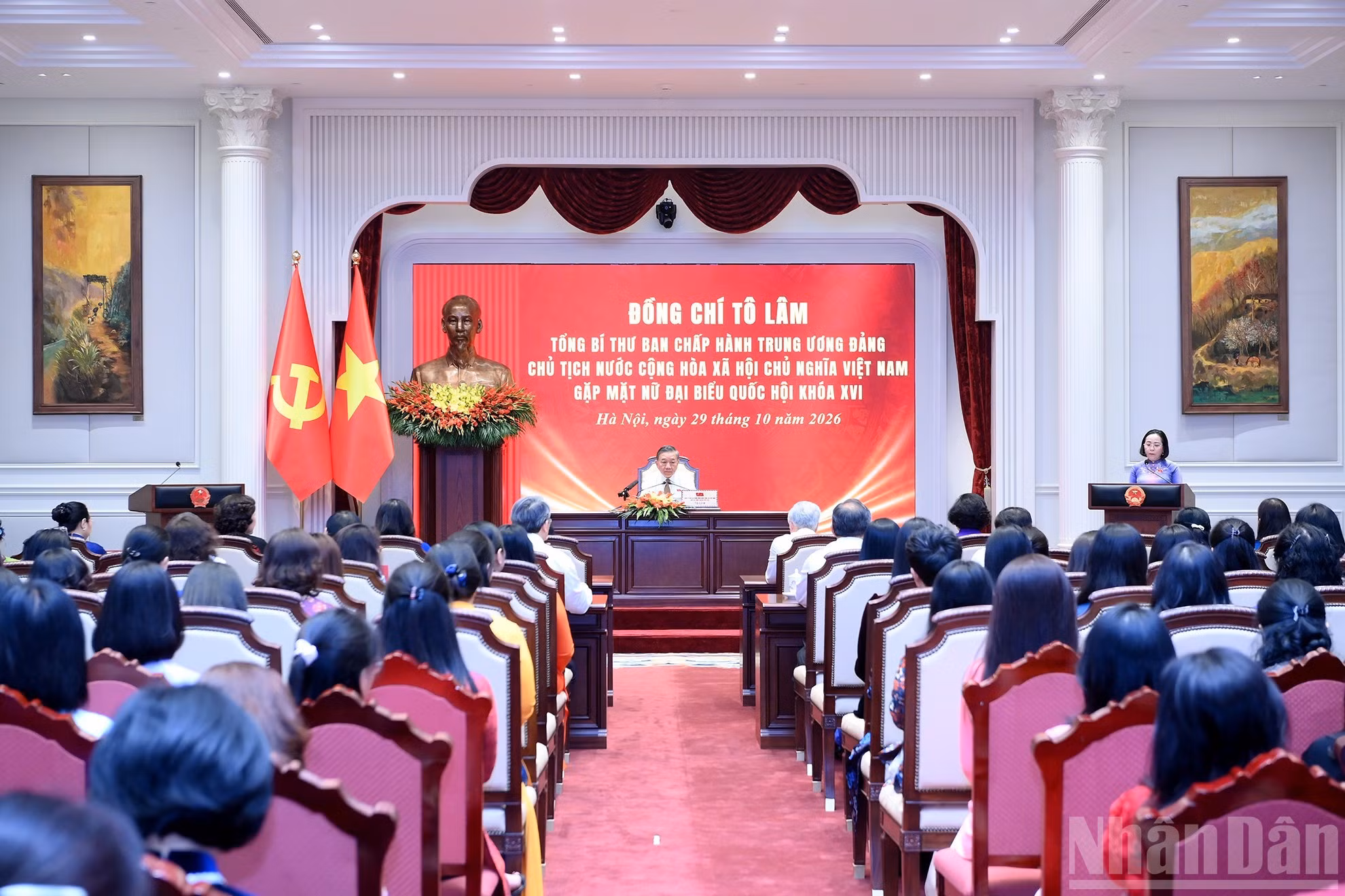 El secretario general y presidente de Vietnam, To Lam, preside la reunión.