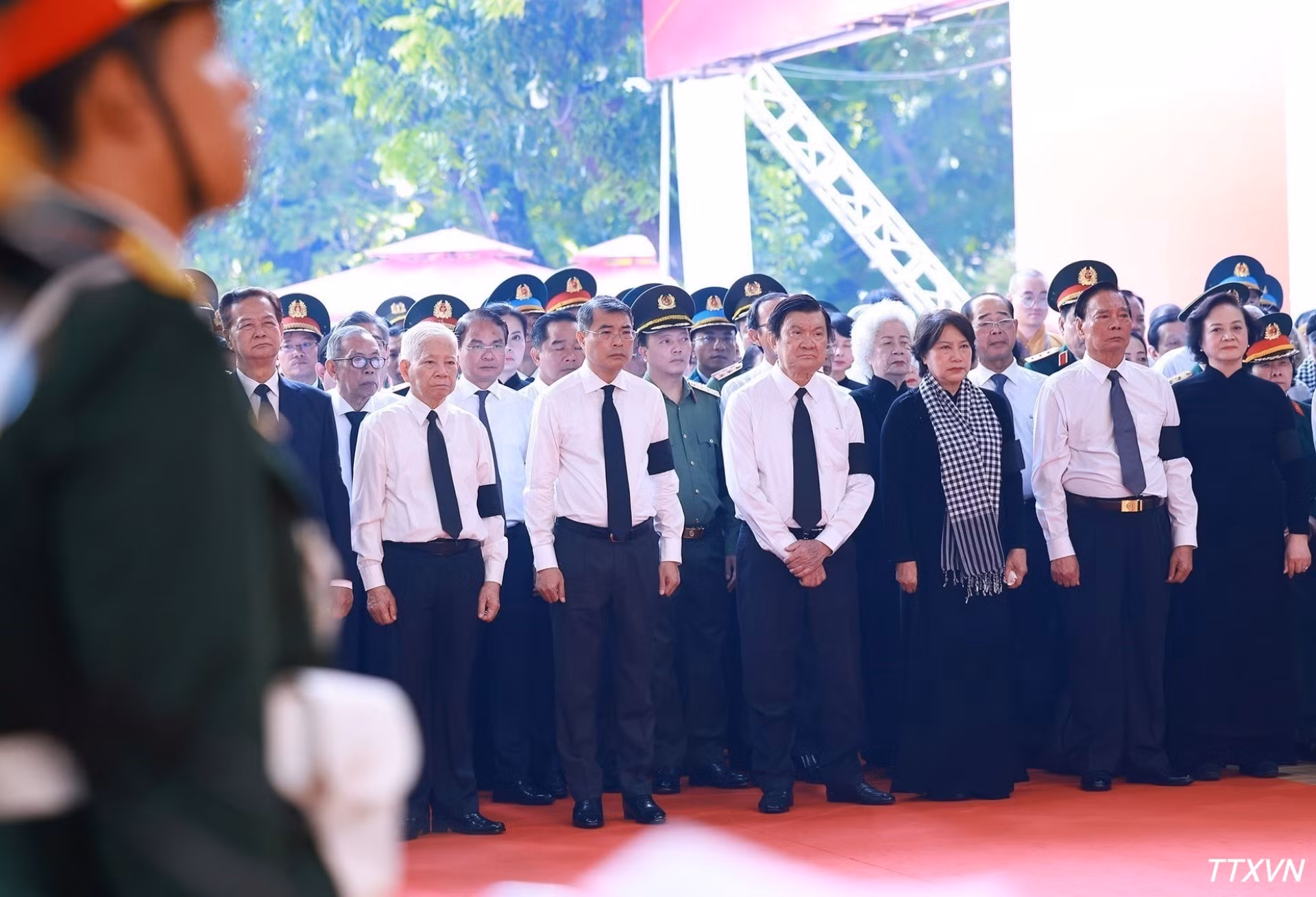 El primer ministro Le Minh Hung asiste a la cita. (Foto: VNA)