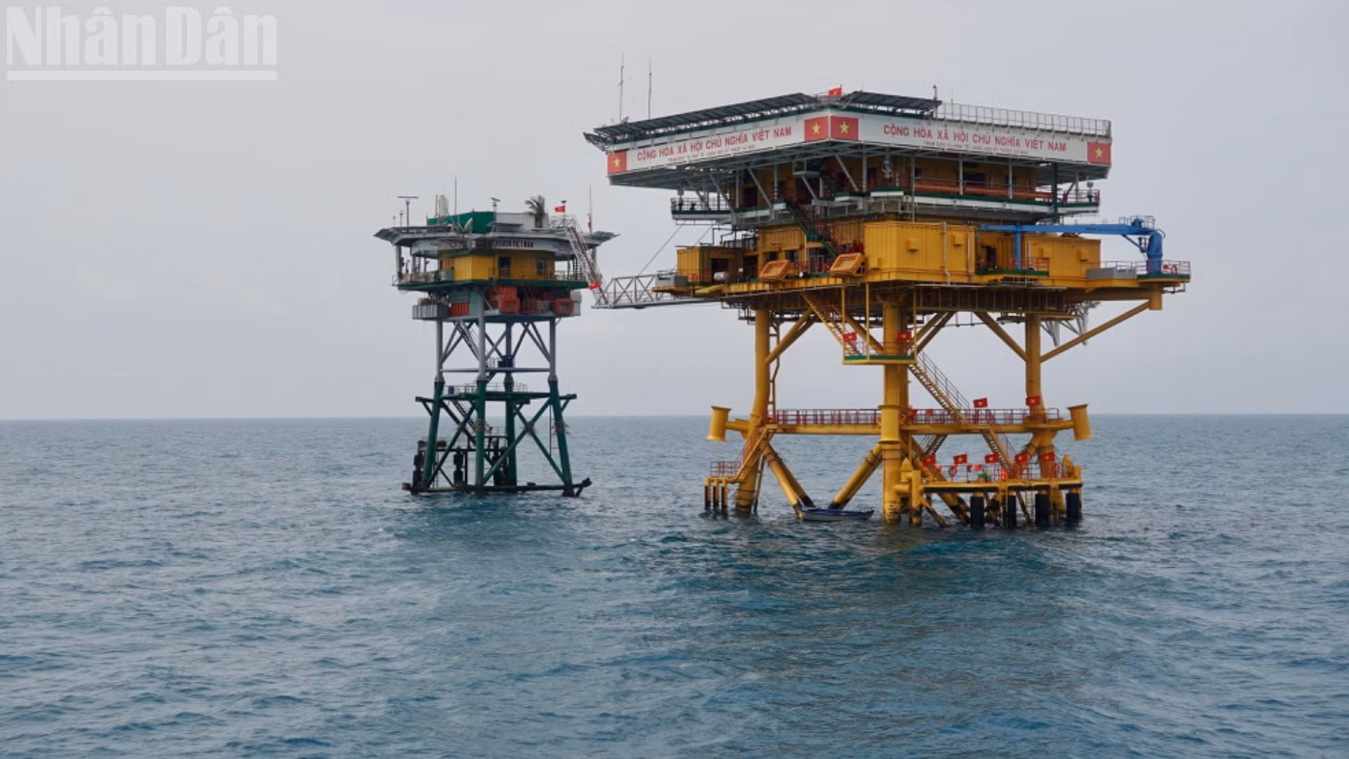 Estas “fortalezas de acero” se alzan firmes en el mar del Suroeste.