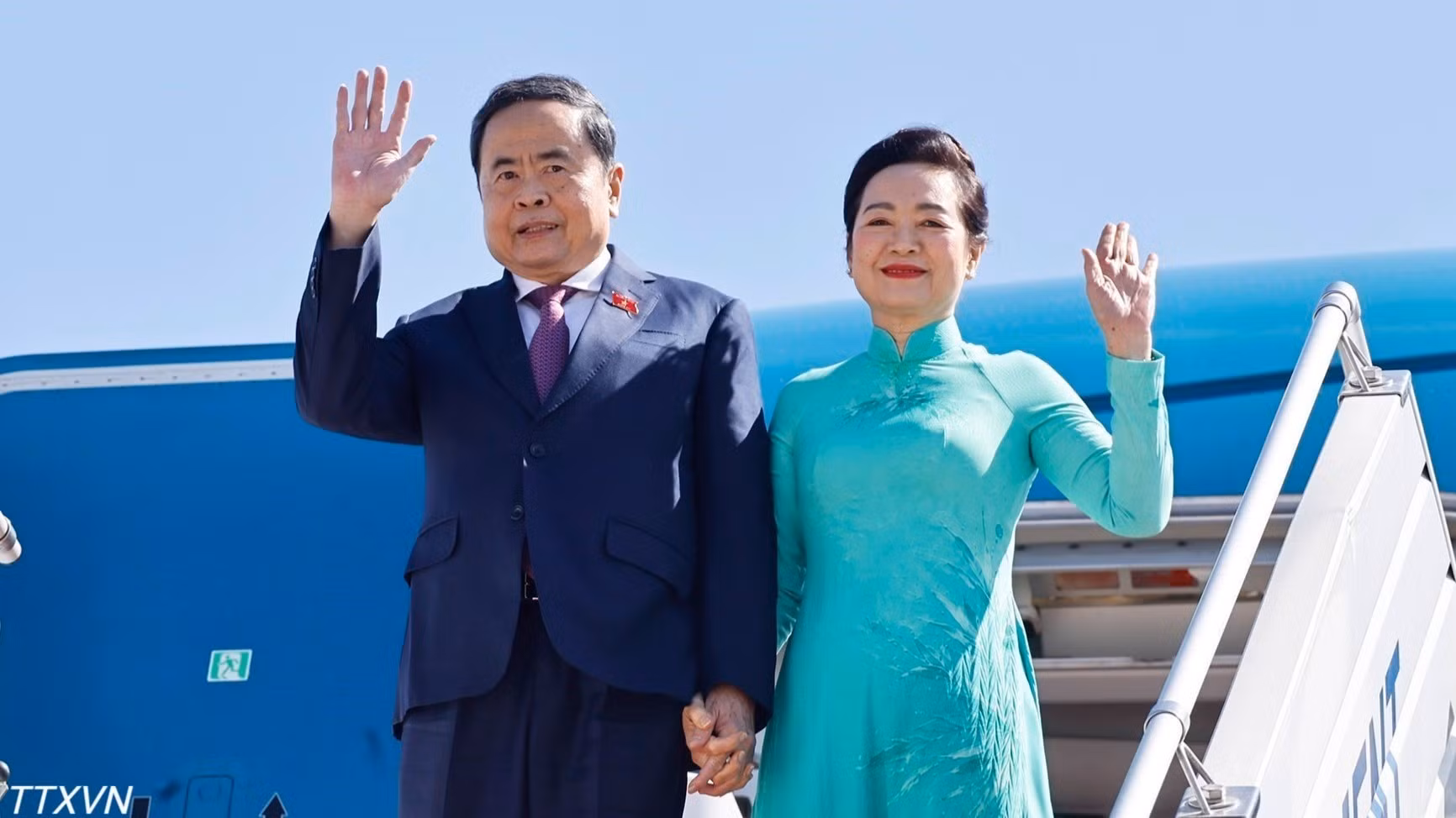[Foto] Máximo legislador vietnamita y su esposa inician su visita oficial a Mongolia