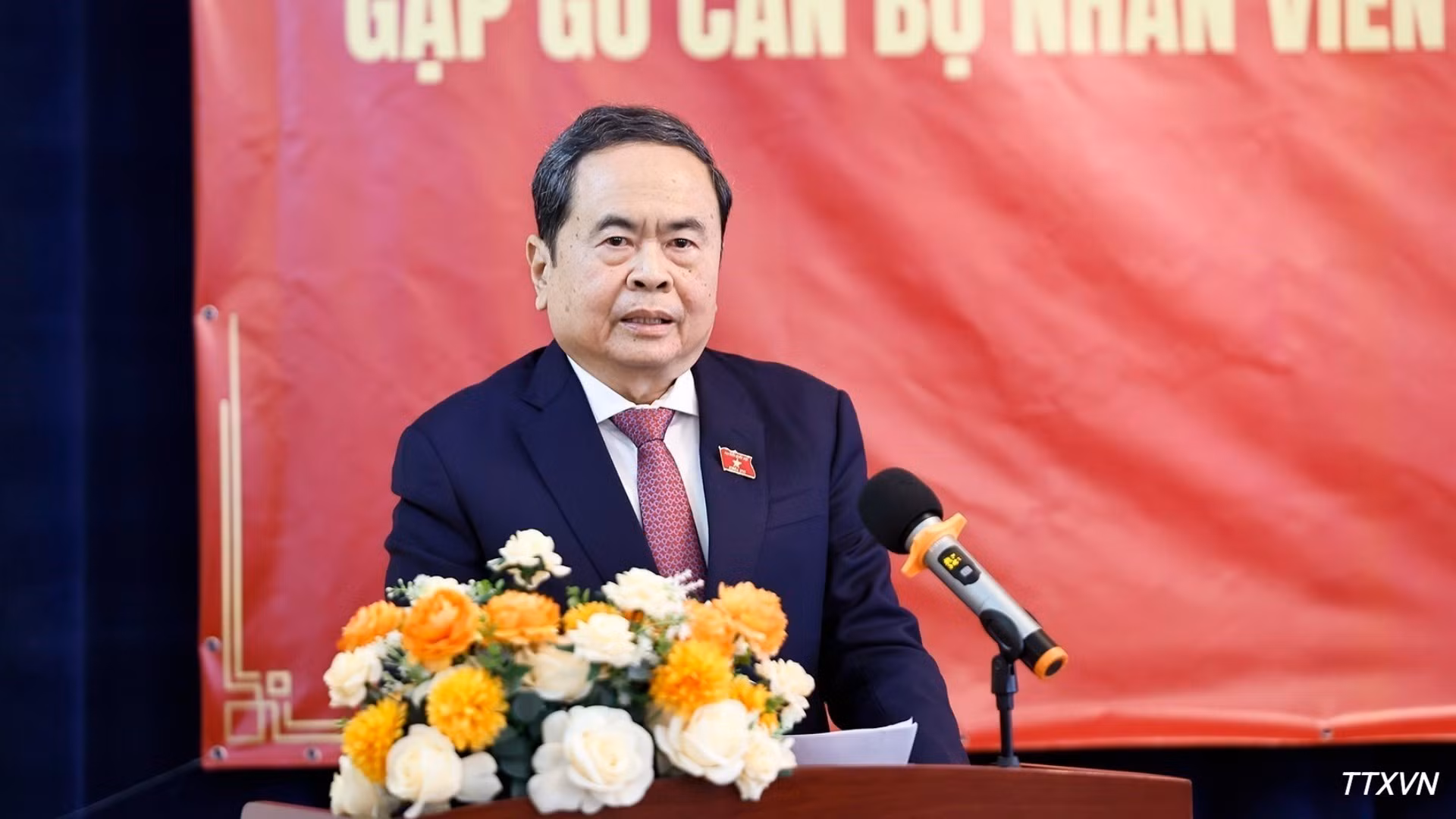 El presidente de la Asamblea Nacional vietnamita, Tran Thanh Man, interviene en la reunión. (Foto: VNA)