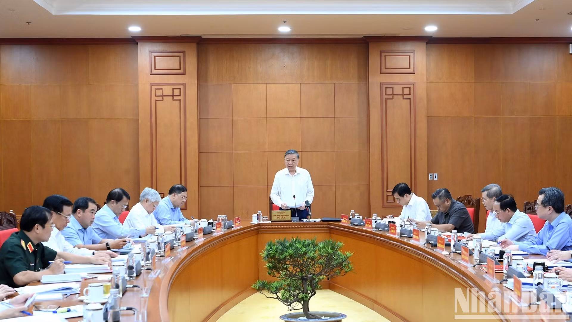 [Foto] Máximo dirigente vietnamita se reúne con Comisión de Política y Estrategia del Comité Central del PCV