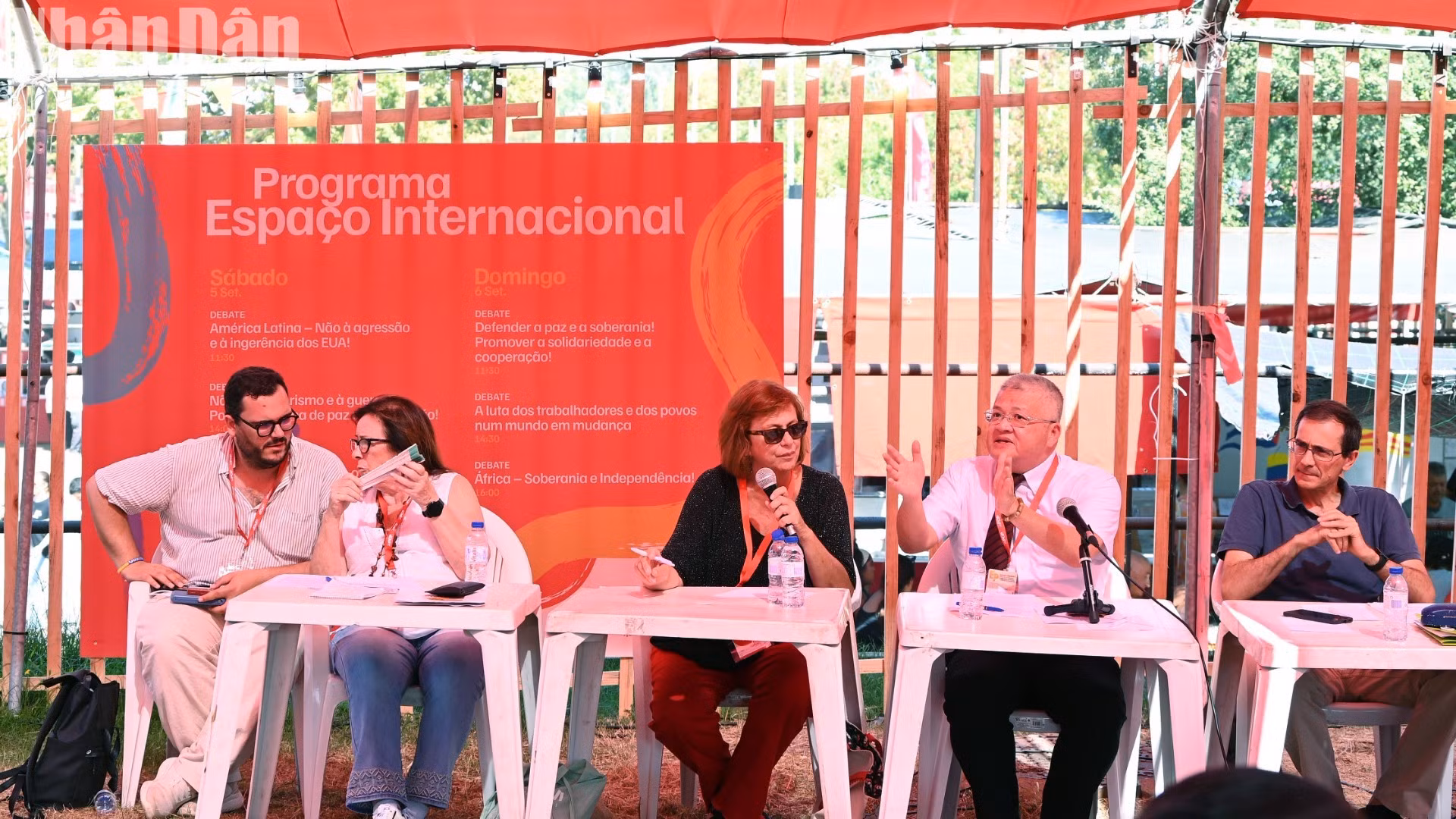 El XIV Congreso Nacional del PCV afirmó que el pueblo está en el centro de la causa de la renovación, el desarrollo y la defensa nacional. Vietnam considera el respeto, la garantía y la protección de los derechos humanos, los derechos civiles, la felicidad y la satisfacción del pueblo como un principio inamovible y el objetivo del desarrollo, afirma el embajador vietnamita en Portugal, Nguyen Manh Thang, en el seminario “La lucha del pueblo y los trabajadores de la comunidad internacional en un mundo cambiante”.