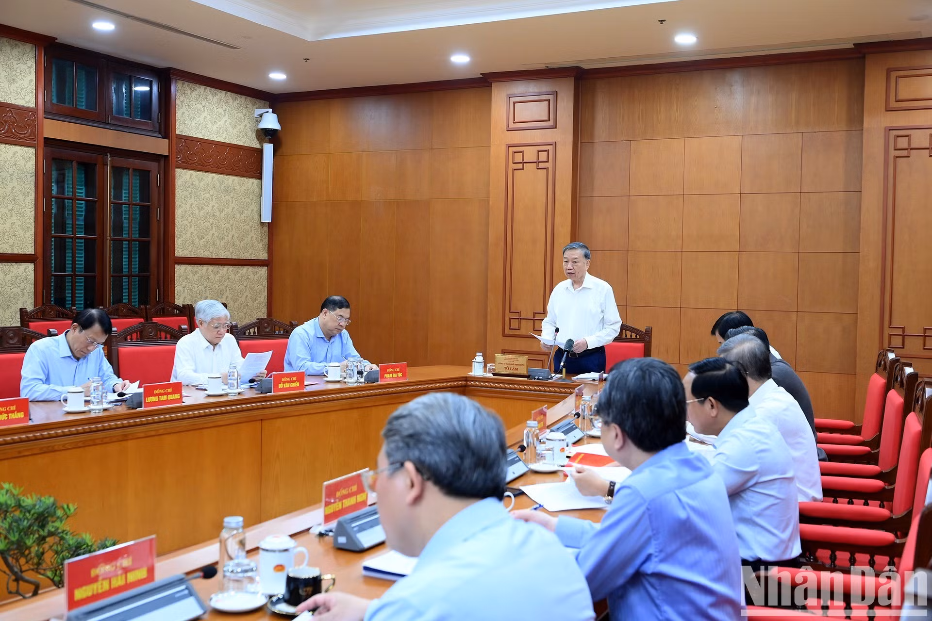 El secretario general del PCV y presidente de Vietnam, To Lam, habla en el acto.