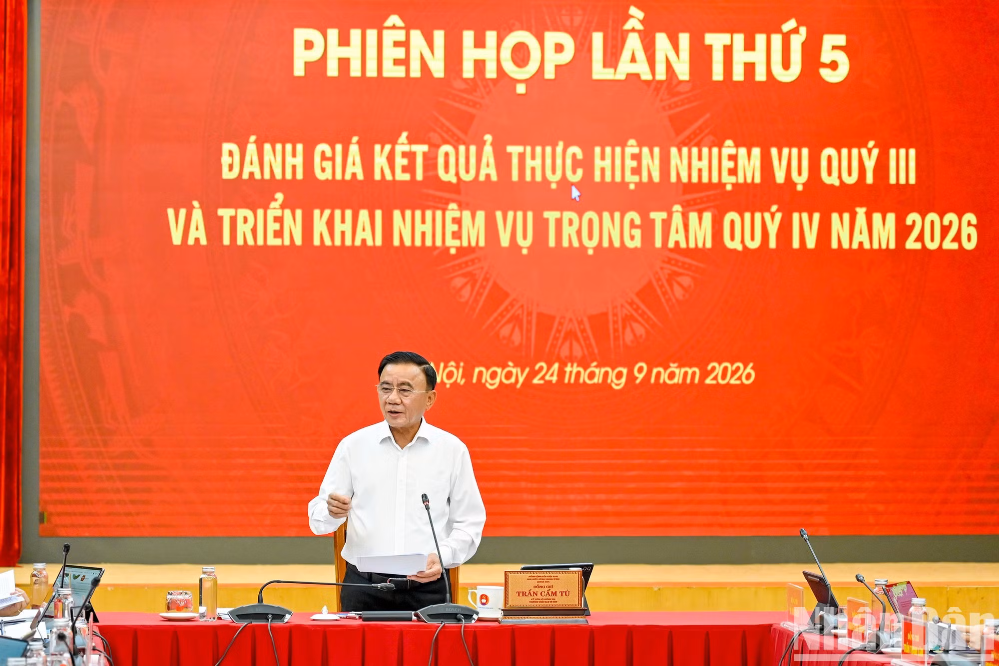 El miembro del Buró Político y permanente del Secretariado del Comité Central del Partido Comunista de Vietnam, Tran Cam Tu, interviene en el acto.