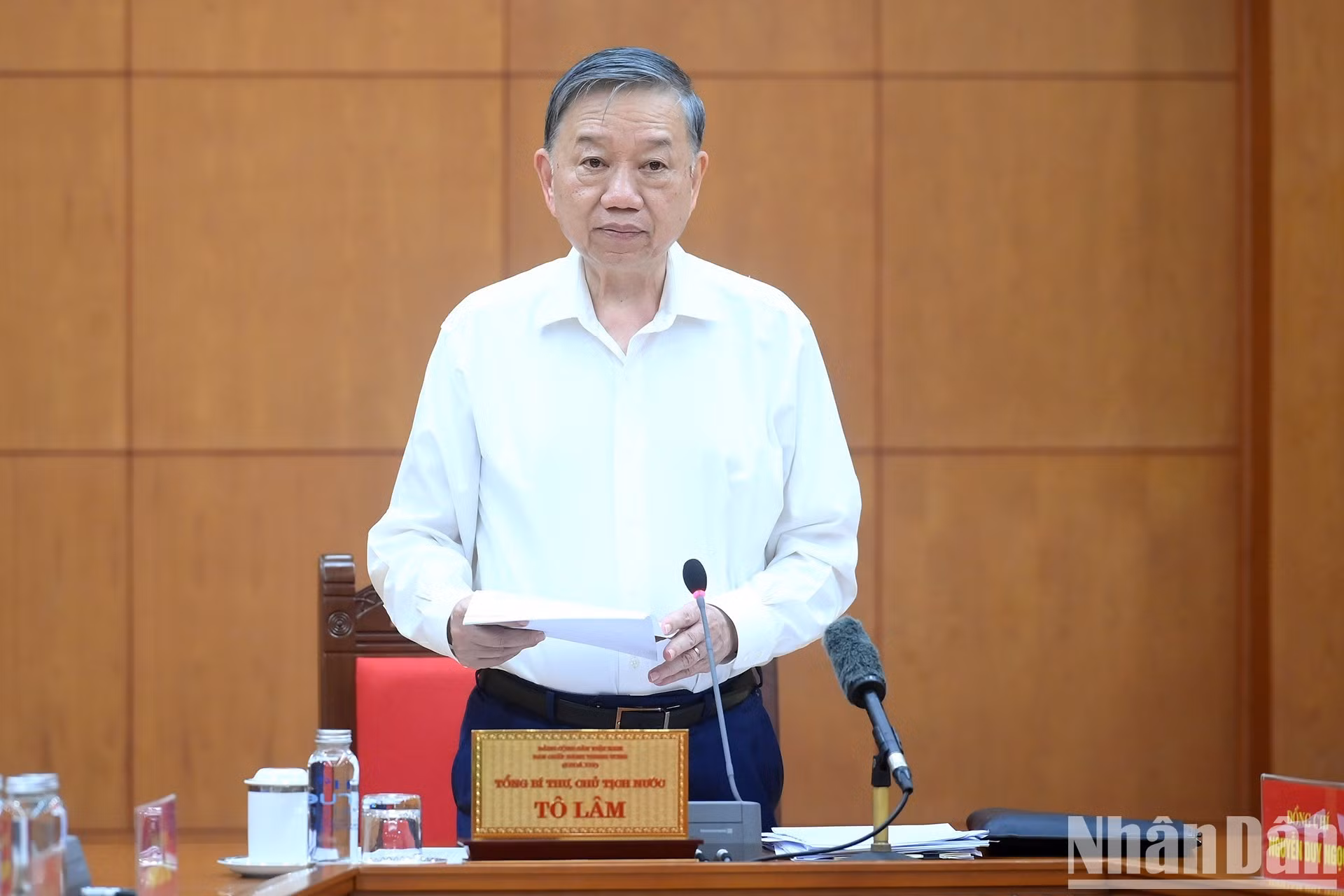 El secretario general del PCV y presidente de Vietnam, To Lam, interviene en la cita.