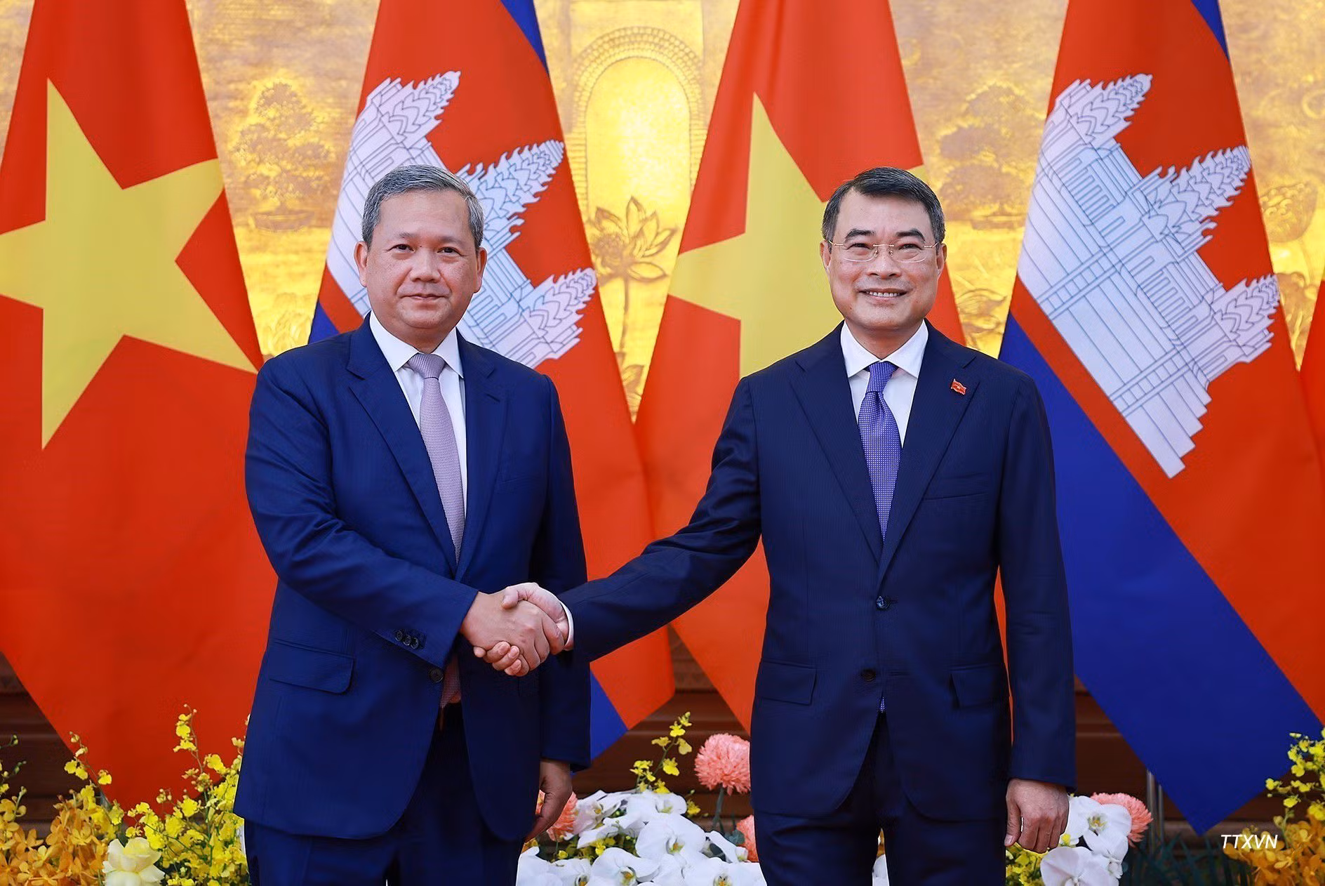 El primer ministro vietnamita, Le Minh Hung, y su homólogo de Camboya, Hun Manet, en la sede del Gobierno, el 8 de junio de 2026. (Foto: VNA)