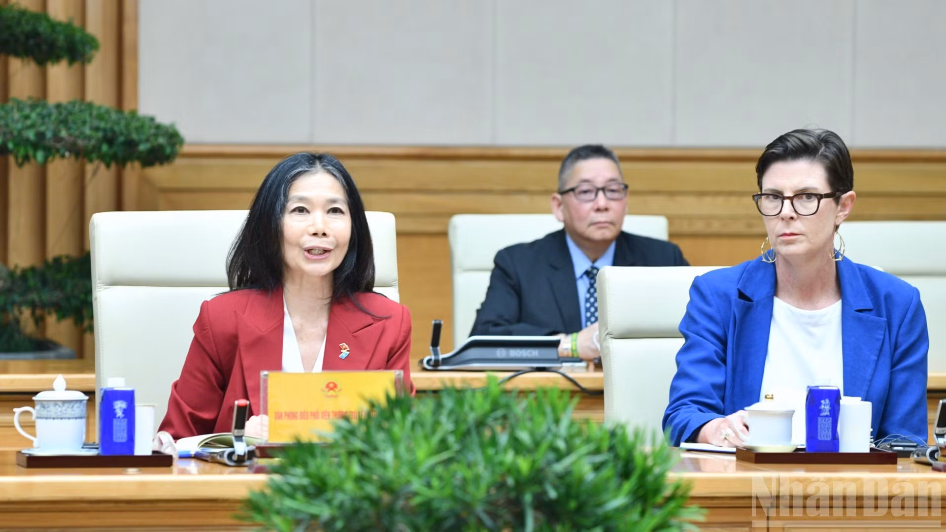 La coordinadora residente de las Naciones Unidas en Vietnam, Pauline Tamesis, y los representantes de las organizaciones de la ONU en el país valoran altamente el papel y las contribuciones activas de Vietnam, así como las estrechas, fructíferas y eficaces relaciones de cooperación entre ambas partes a lo largo de los años. (Foto: Thanh Giang)