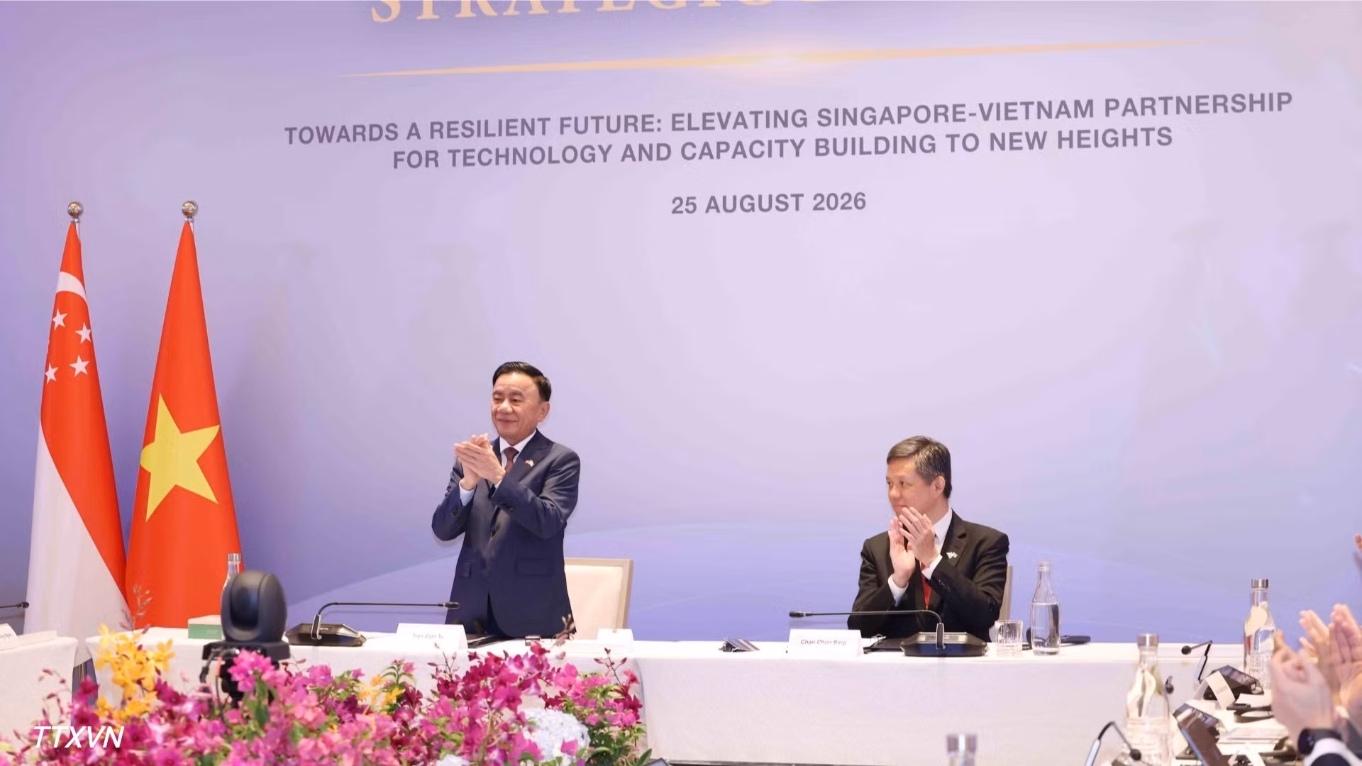 El miembro del Buró Político y miembro permanente del Secretariado del Comité Central del Partido Comunista de Vietnam, Tran Cam Tu, asiste al evento (Foto: VNA)