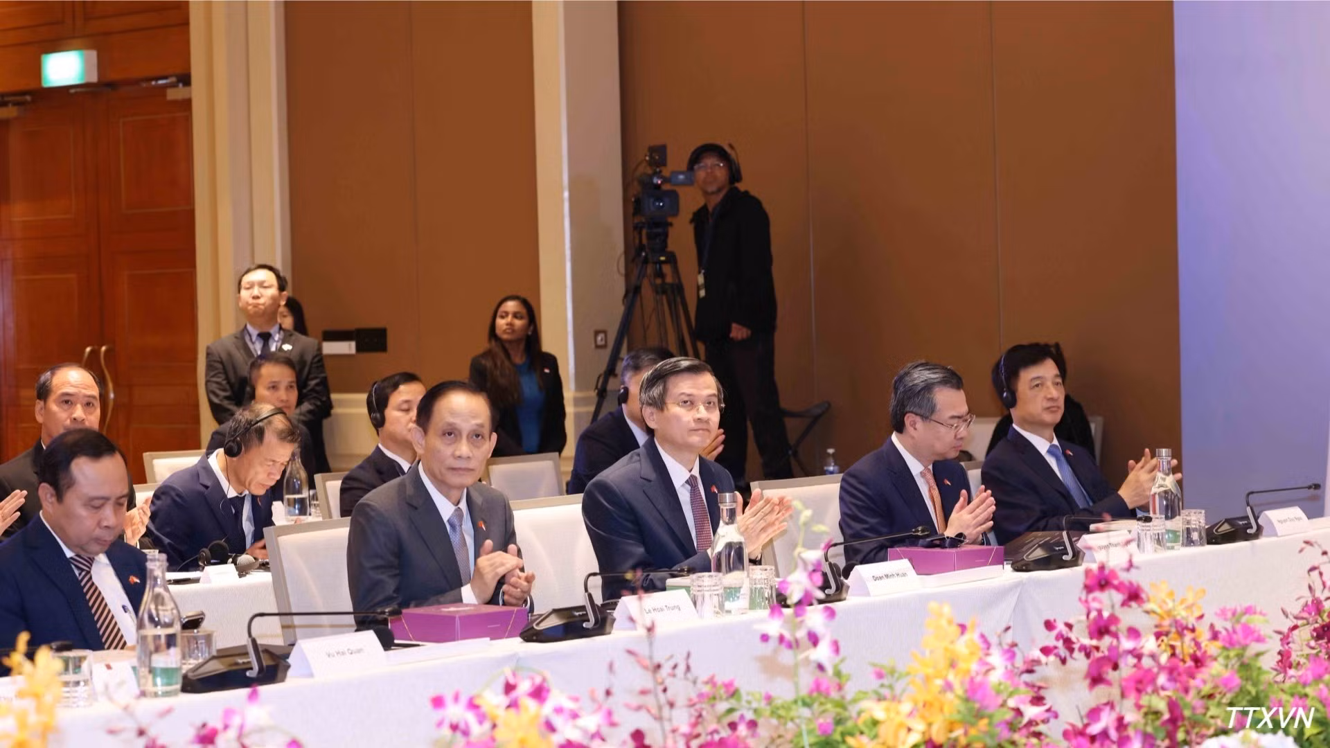 Los altos cargos del Partido Comunista de Vietnam en el acto. (Foto: VNA)