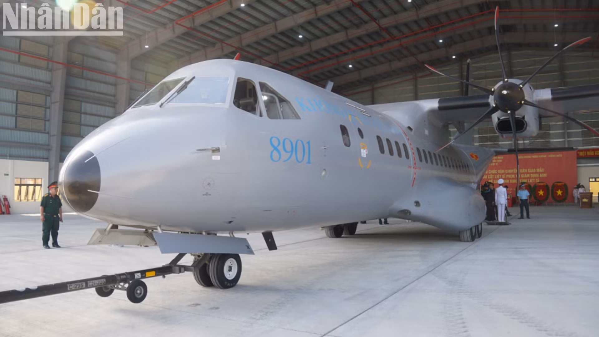 La aeronave de misión especial.