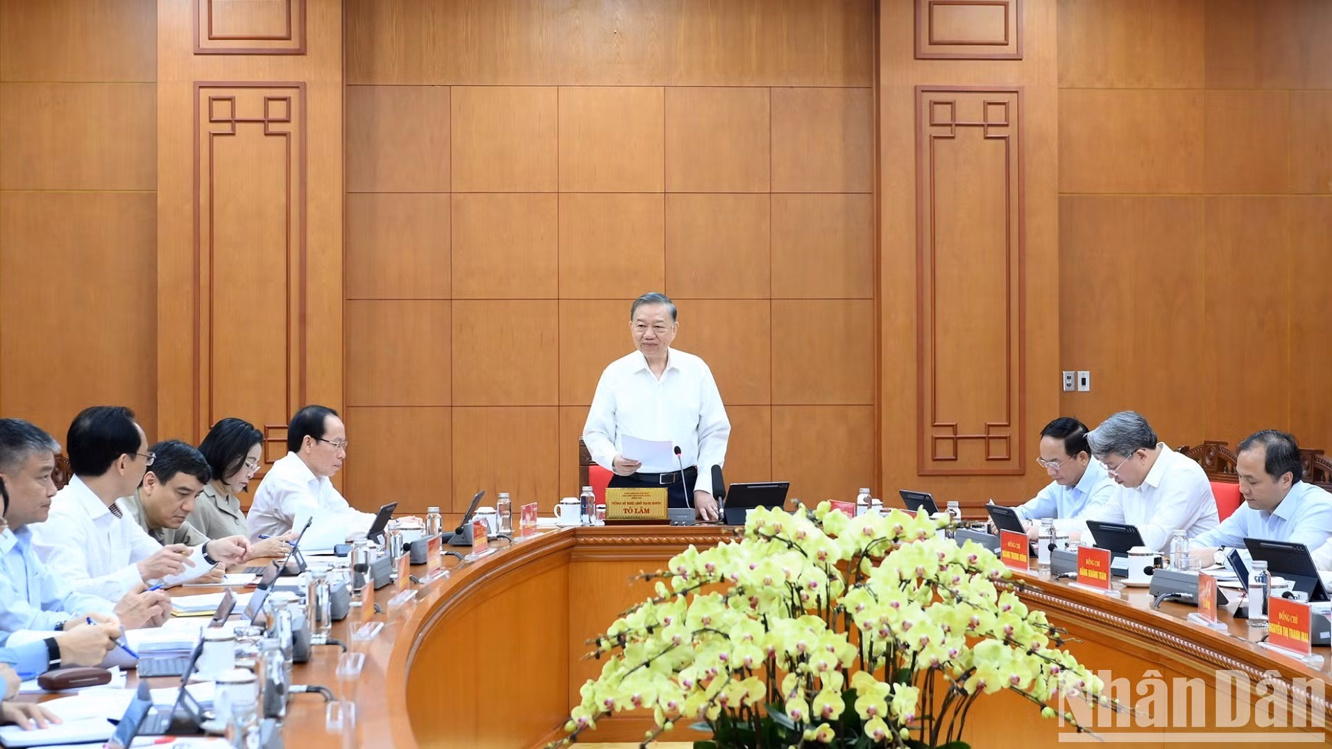 El secretario general del Partido Comunista y presidente de Vietnam, To Lam, pronuncia un discurso directivo.