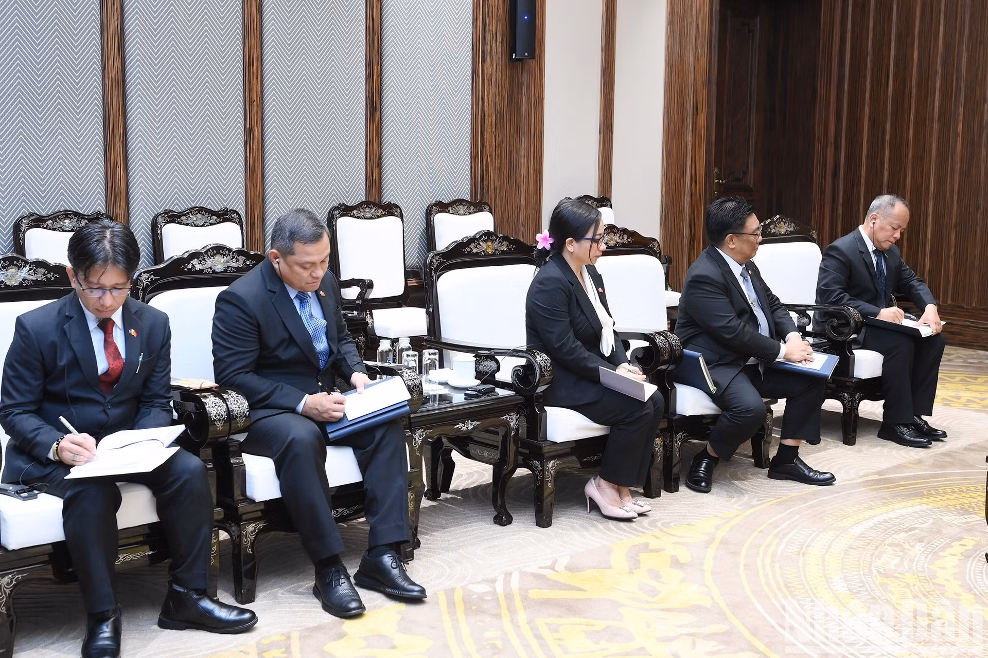 Delegados filipinos en la reunión.