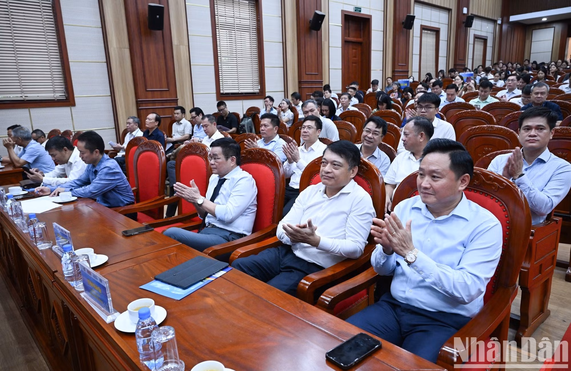Delegados participantes en la conferencia.