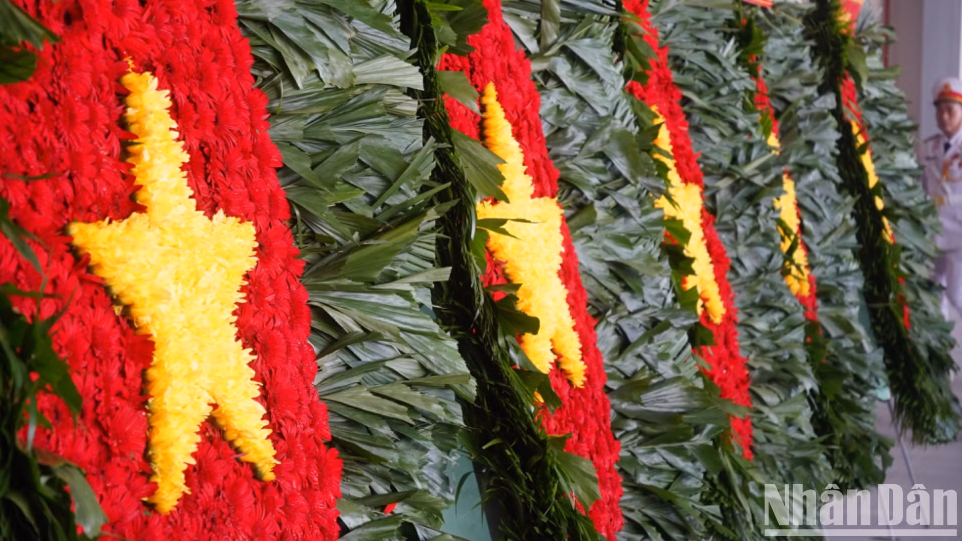 Ceremonia de ofrenda de incienso y flores antes del traslado de las muestras para su análisis.