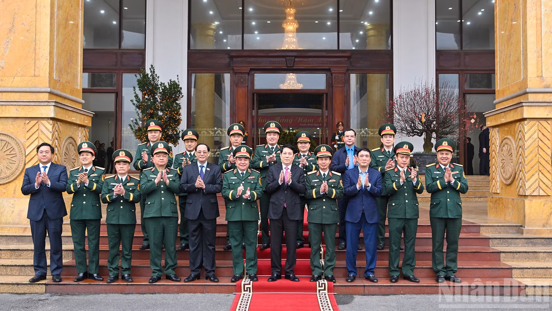 [Foto] Presidente vietnamita visita a fuerzas armadas de Región Militar 2 por el Año Nuevo Lunar
