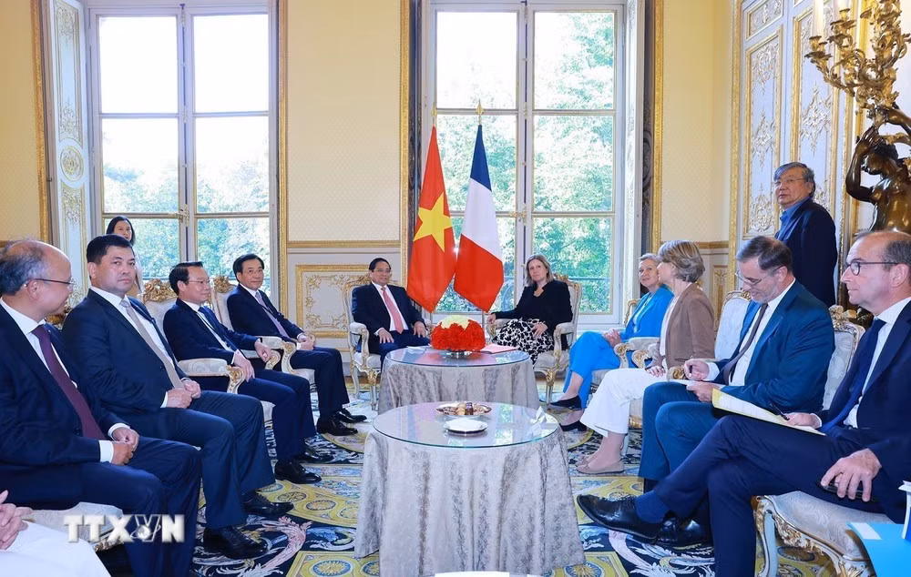 [Foto] Premier vietnamita se reúne con presidenta de Asamblea Nacional francesa