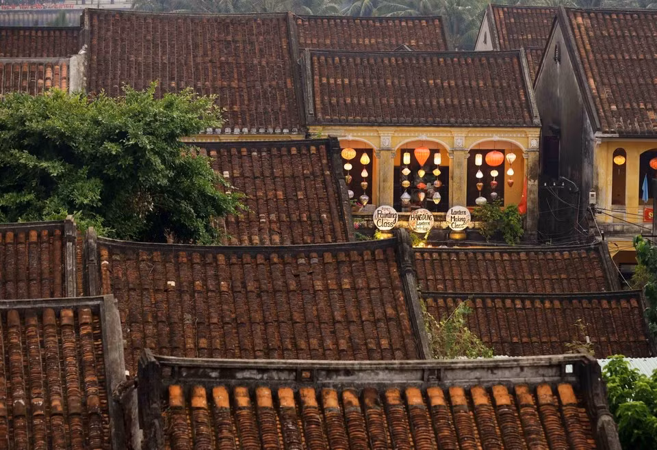 Cada casa antigua es una historia de intercambio cultural, donde la arquitectura vietnamita, china y japonesa han coexistido en armonía durante siglos. (Foto: VNA)