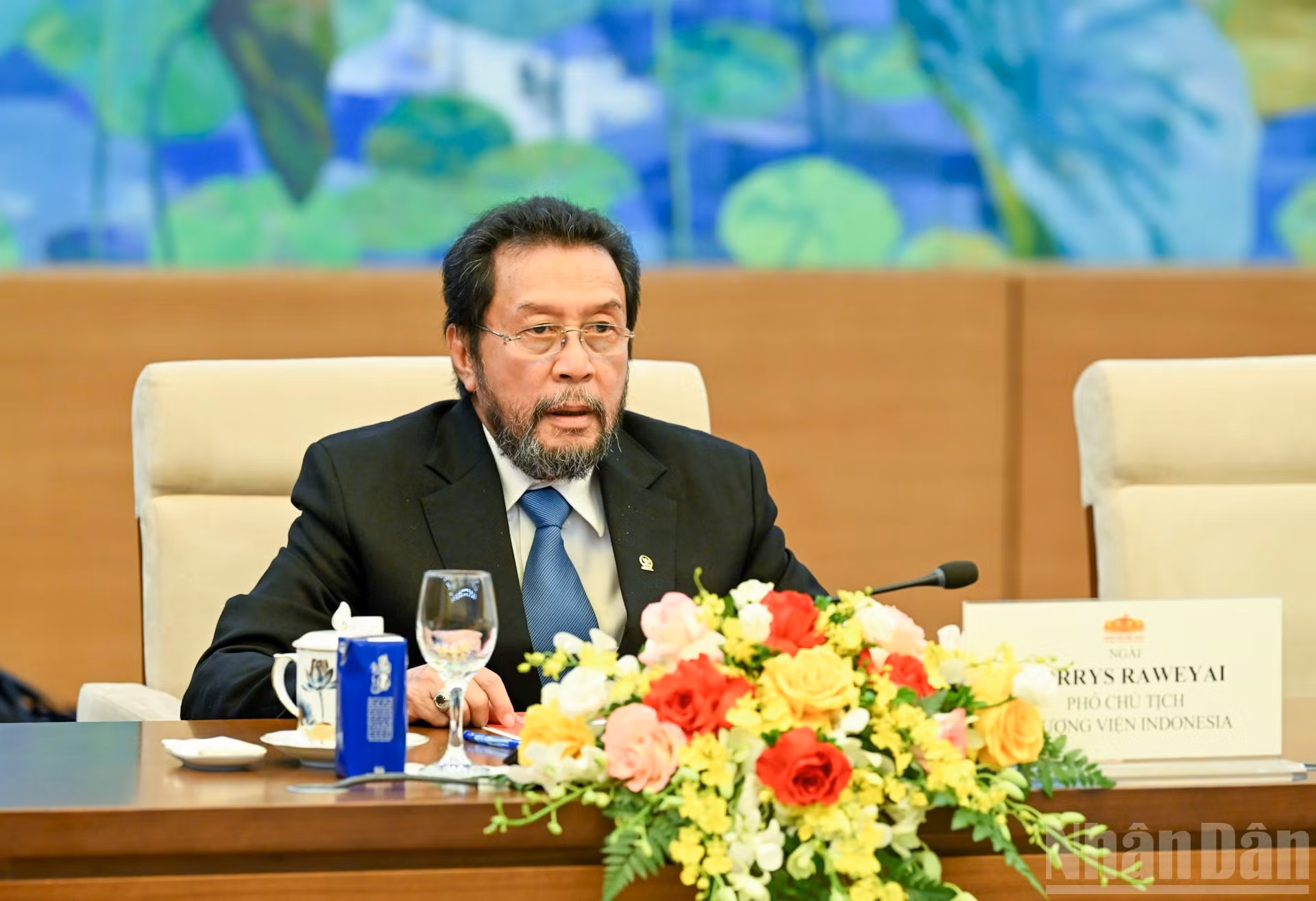 El vicepresidente del Consejo de Representantes Regionales (Cámara Alta) de Indonesia, Yorrys Raweyai, habla en la cita.
