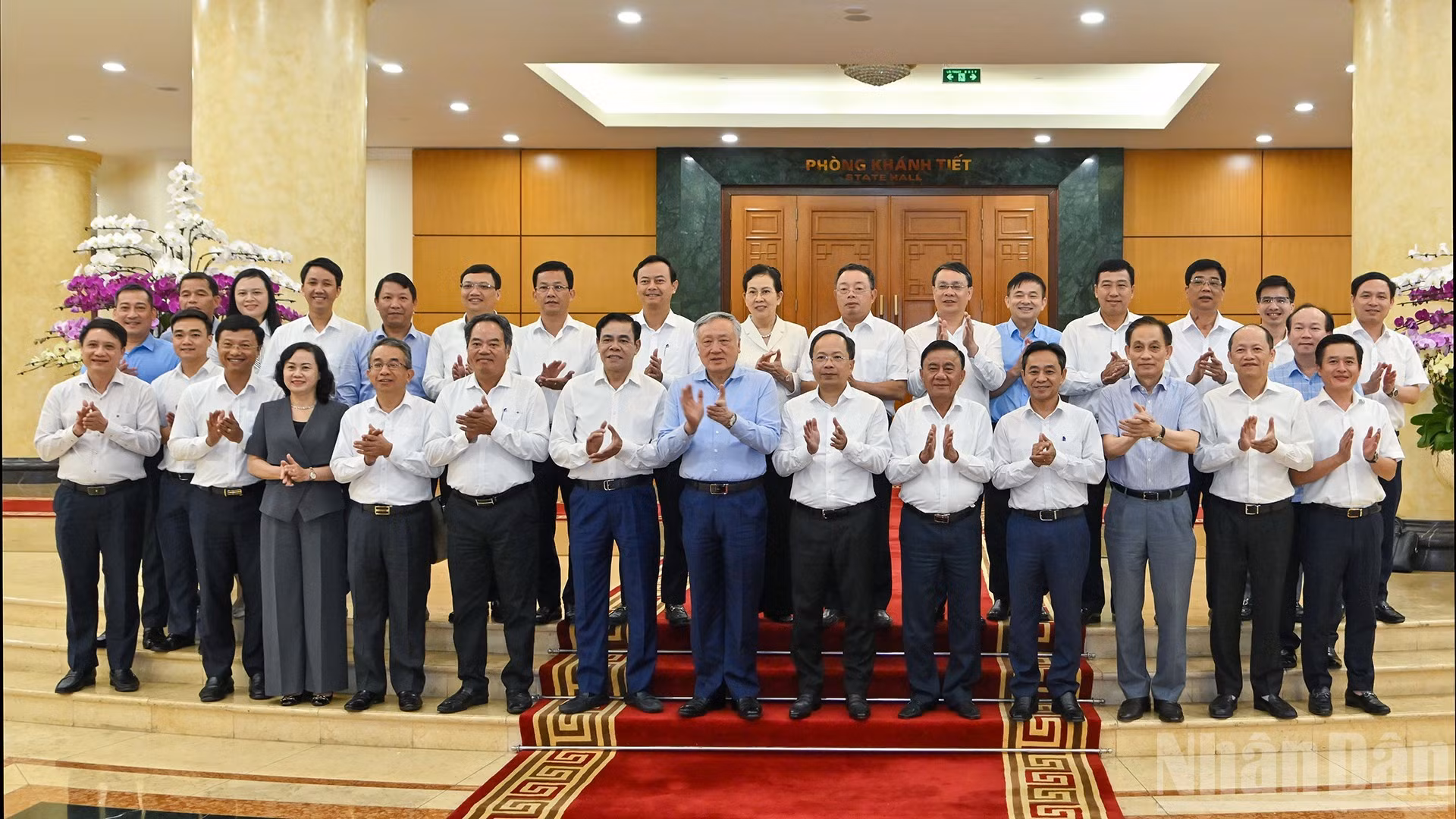 [Foto] Buró Político trabaja con Junta Permanente del Comité del Partido de la provincia de Ha Tinh