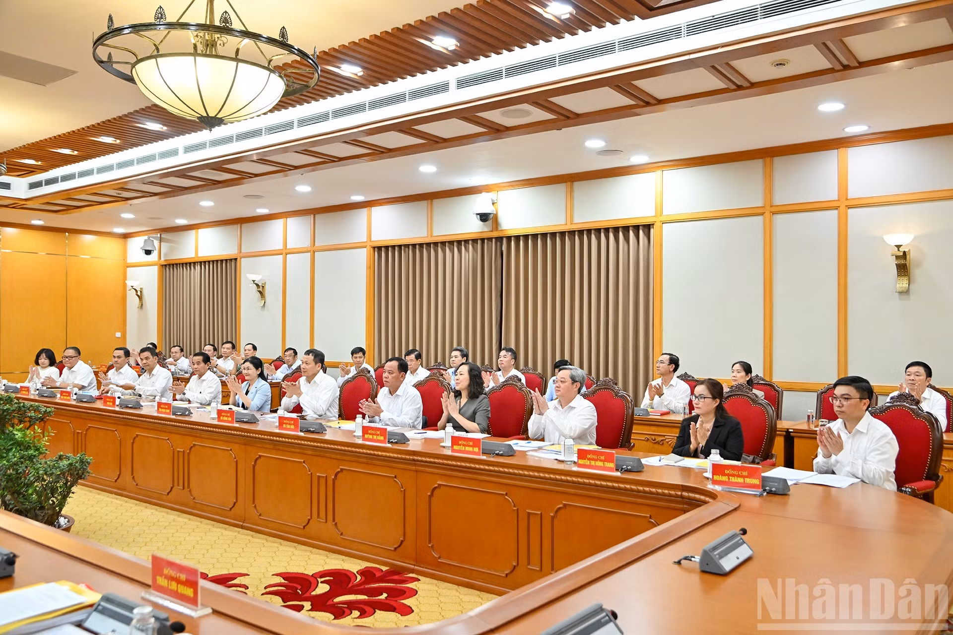 Los miembros de la Junta Permanente del Comité del Partido de Dong Nai.