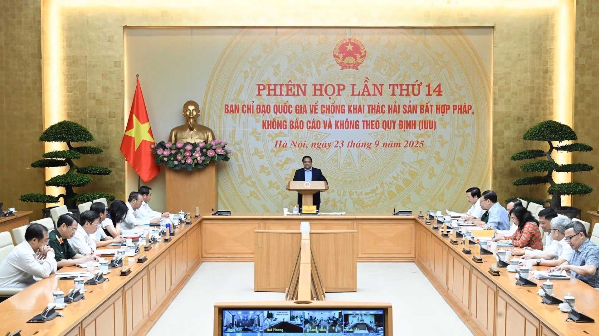 [Foto] Primer ministro de Vietnam preside 14ª reunión del Comité Directivo sobre pesca ilegal, no declarada y no reglamentada