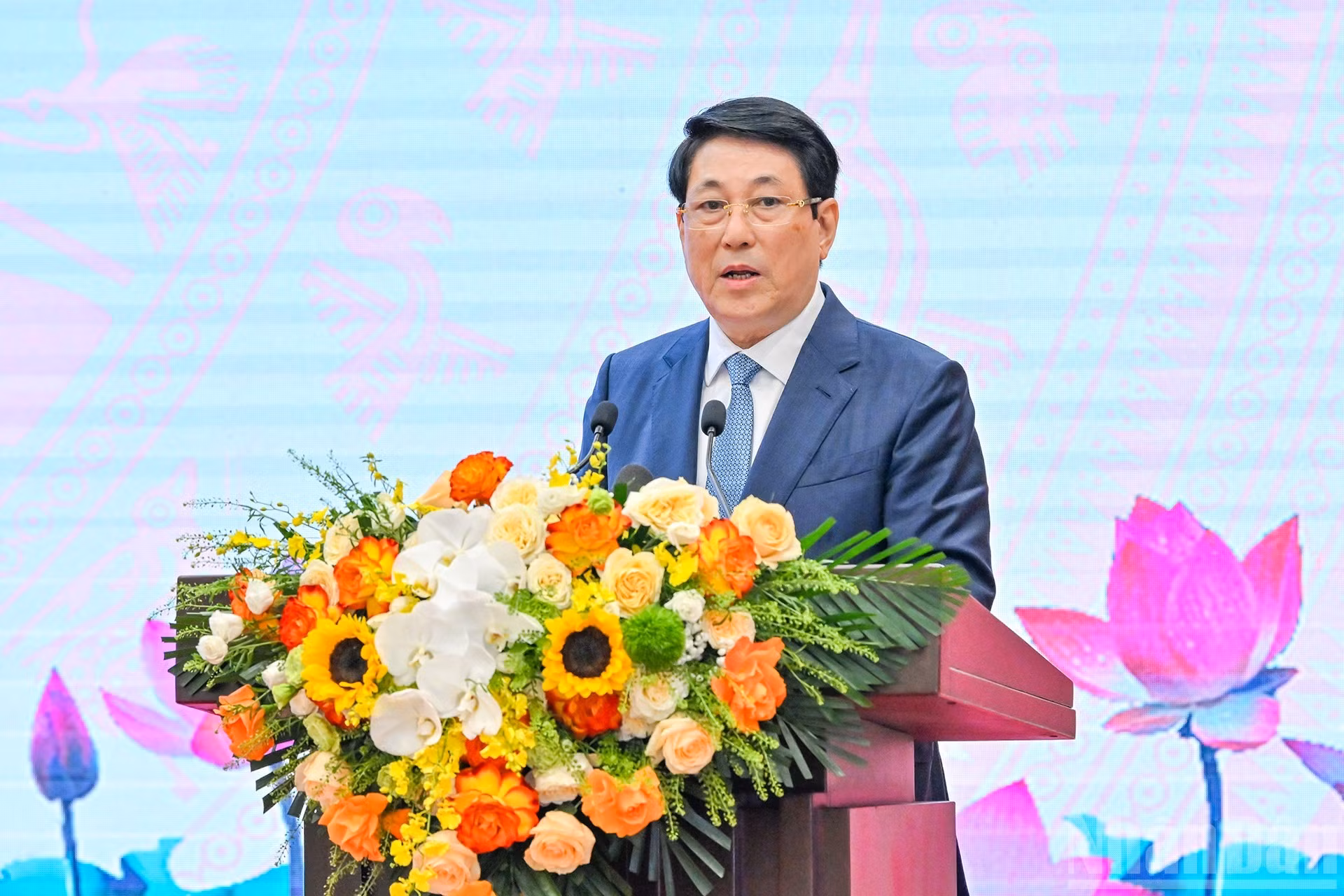 El presidente Luong Cuong pronuncia un discurso.