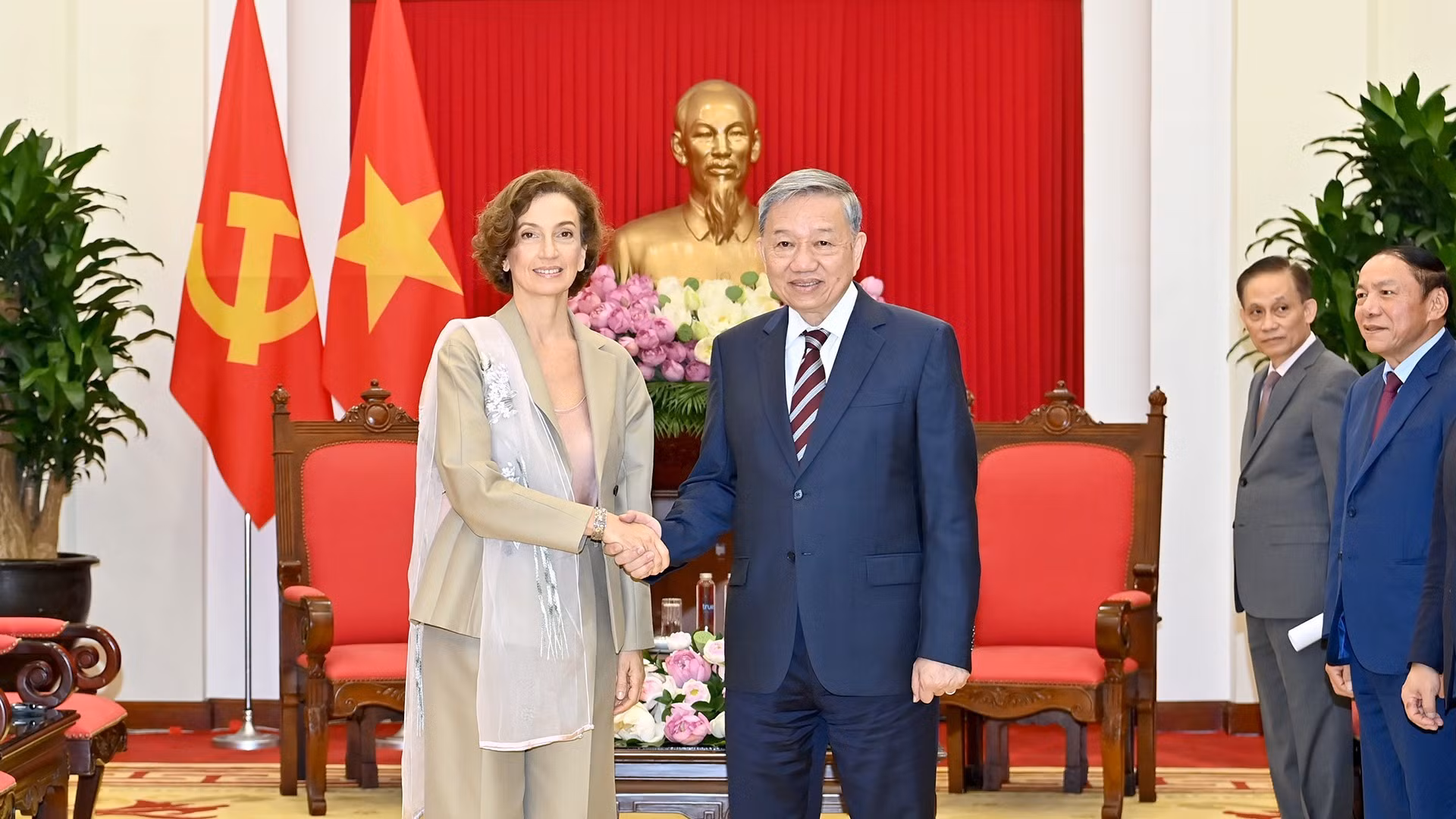 [Foto] Líder partidista vietnamita recibe a directora general de la Unesco