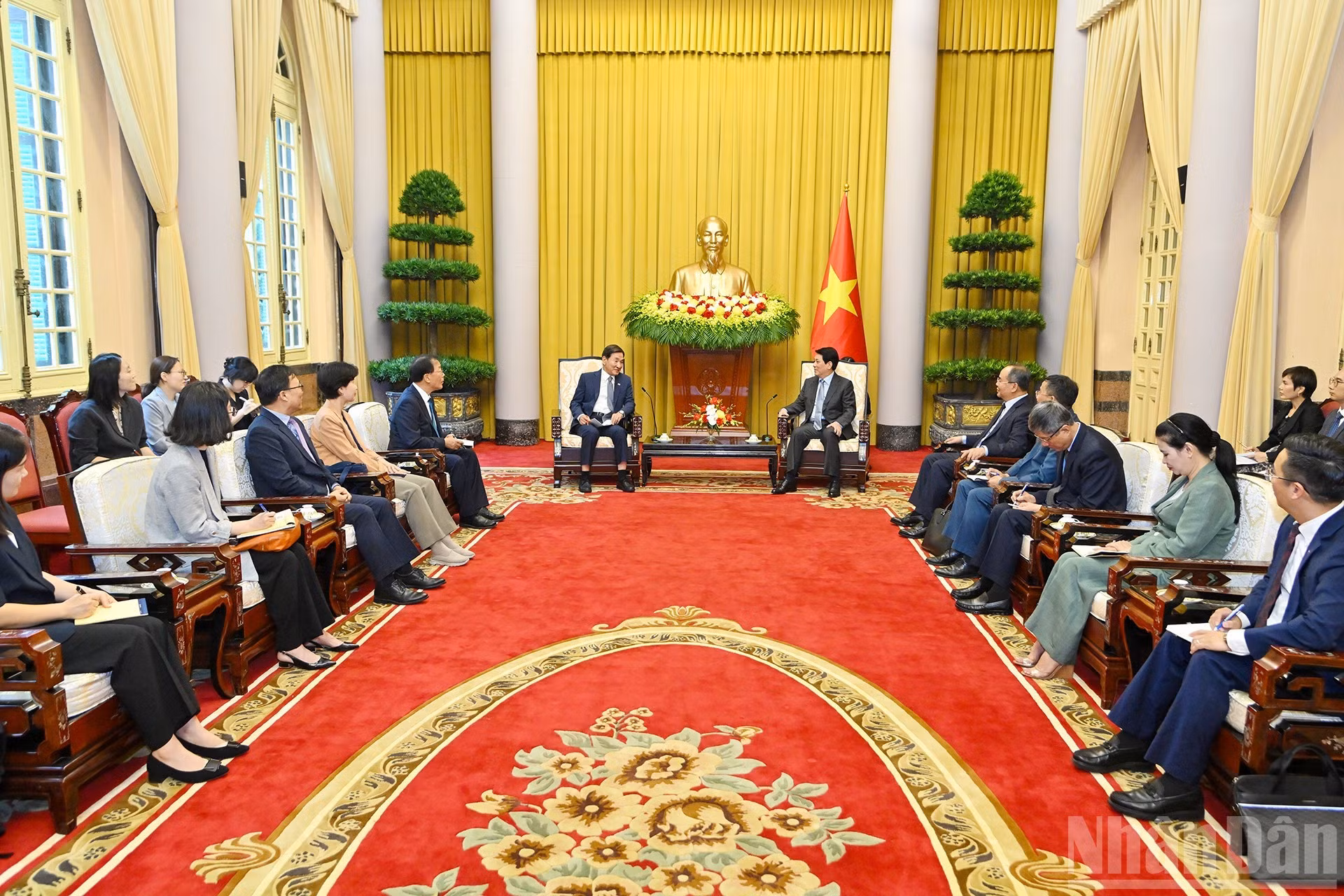 Panorama del encuentro en el Palacio Presidencial.