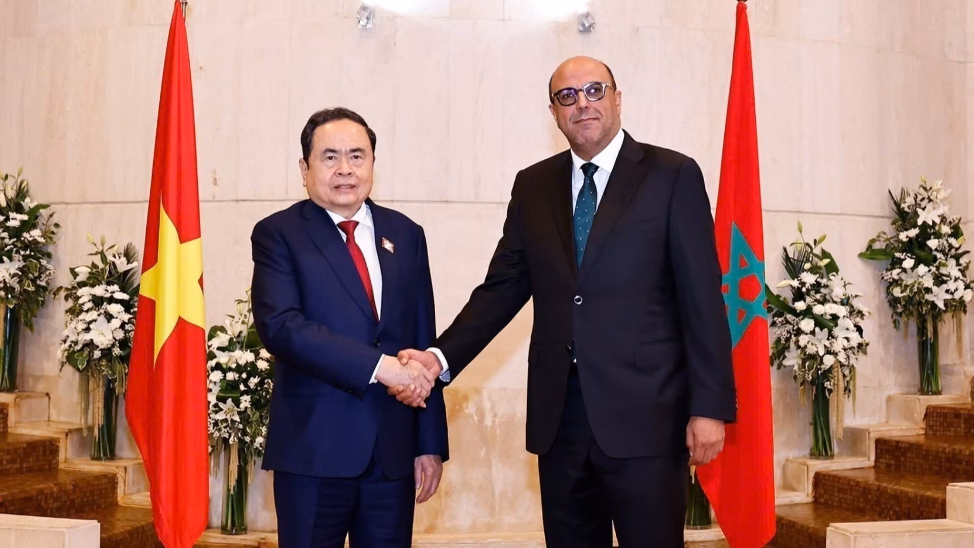 [Foto] Máximo legislador vietnamita se reúne con titular de la Cámara de Consejeros de Marruecos