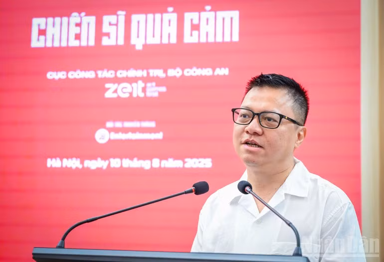 Le Quoc Minh, presidente-editor de Nhan Dan, subjefe de la Comisión de Propaganda y Movilización de Masas del Comité Central del Partido y presidente de la Asociación de Periodistas de Vietnam, interviene en el acto.