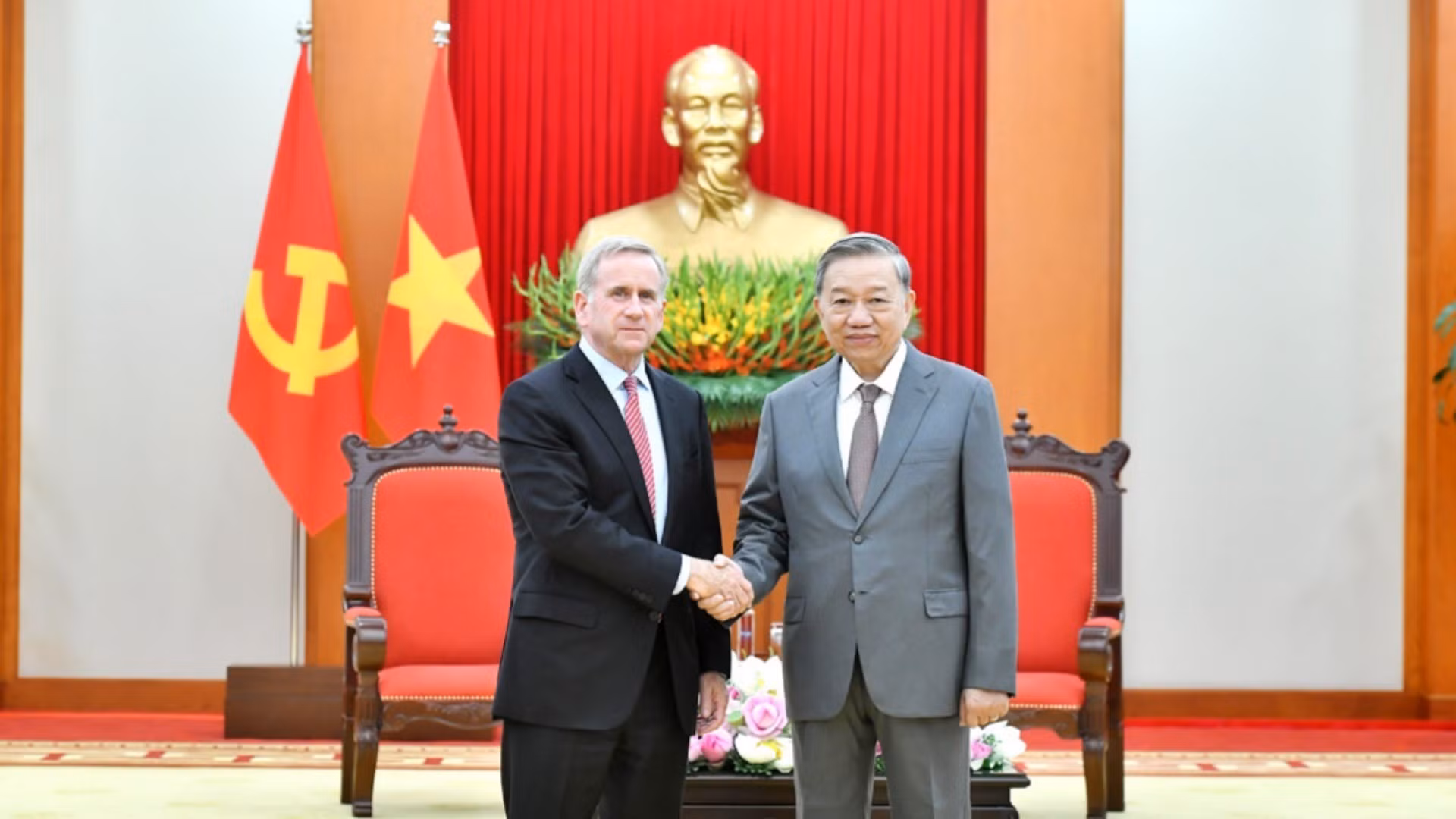 [Foto] Lider partidista vietnamita recibe al presidente de corporación tecnológica estadounidense Qualcomm
