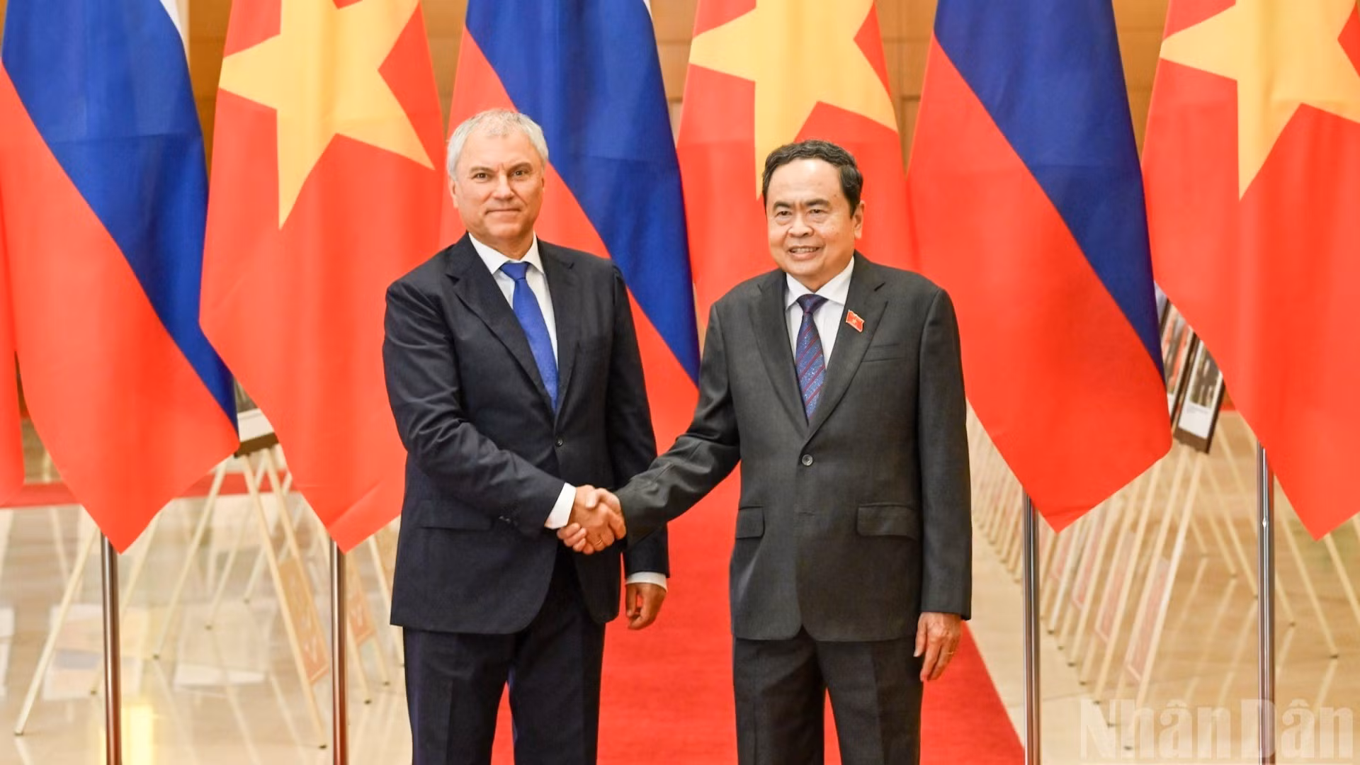 El presidente de la ANV, Tran Thanh Man, recibe al presidente de la Duma Estatal de la la Asamblea Federal de Rusia, Vyacheslav Volodin.