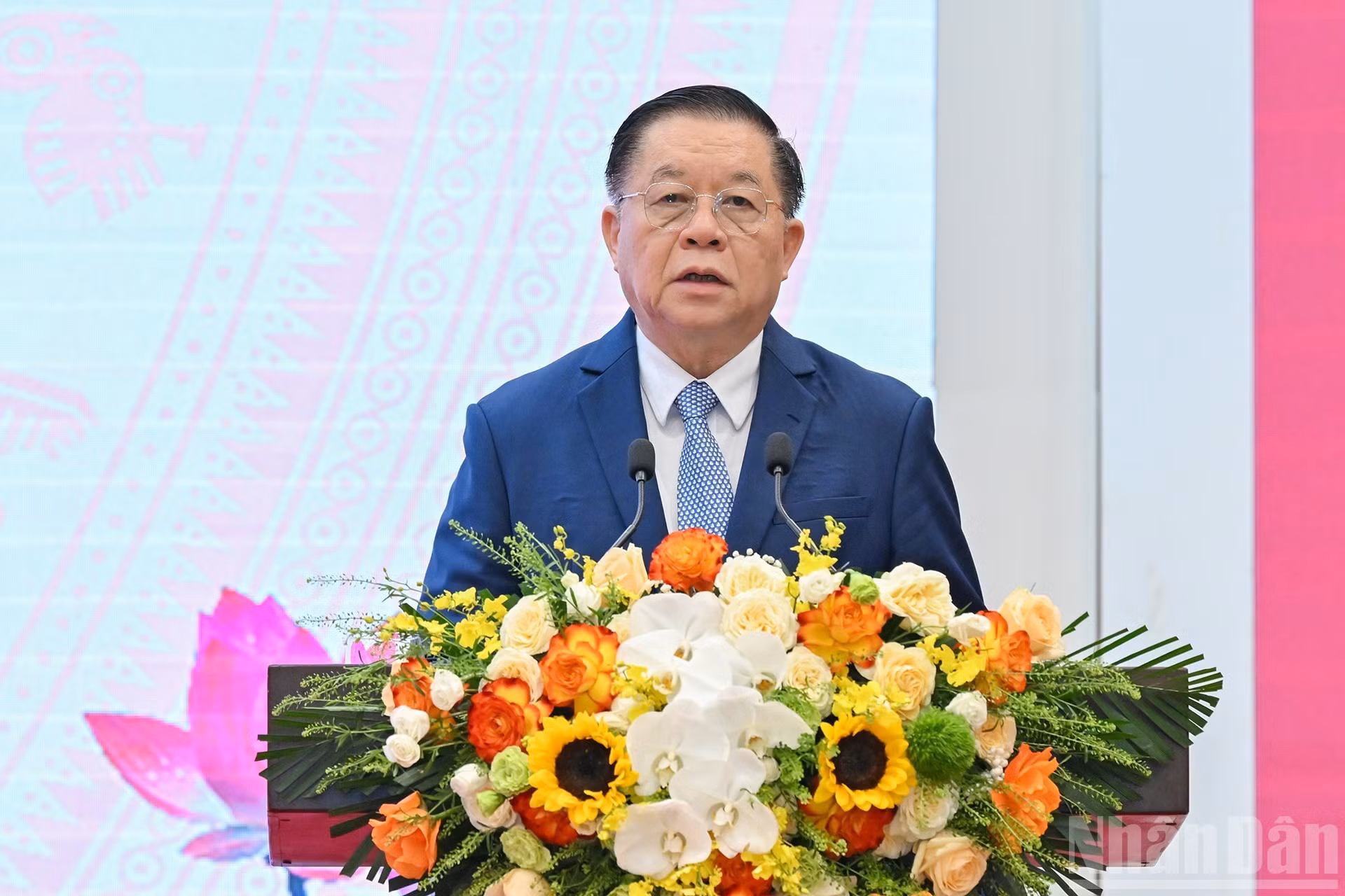 Nguyen Trong Nghia, jefe de Propaganda y Movilización de Masas del Comité Central del PCV, interviene en el encuentro.
