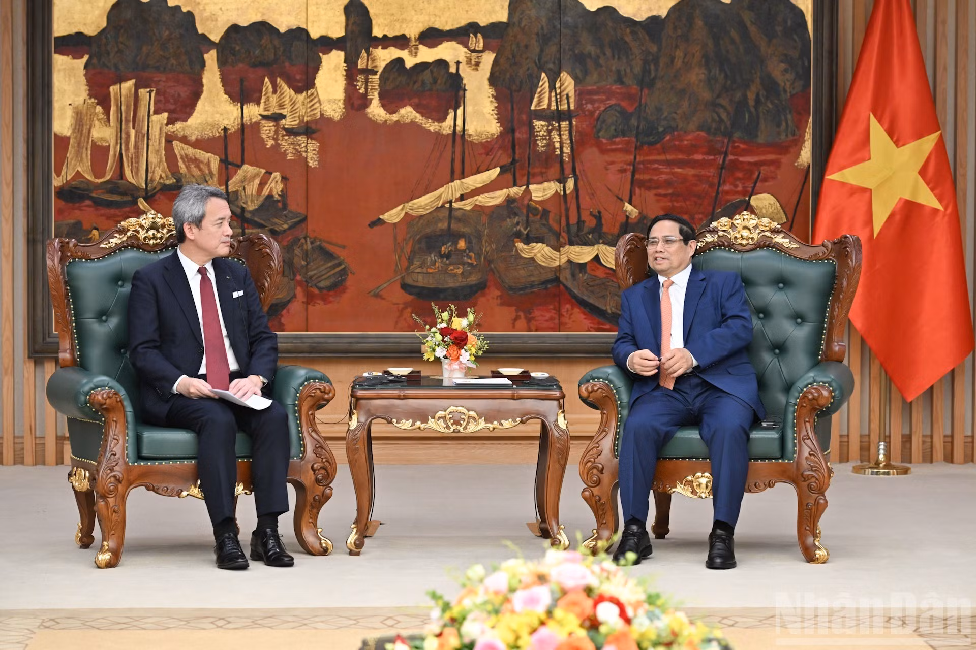 El primer ministro Pham Minh Chinh recibe a Masayuki Omoto, director general del grupo Marubeni.