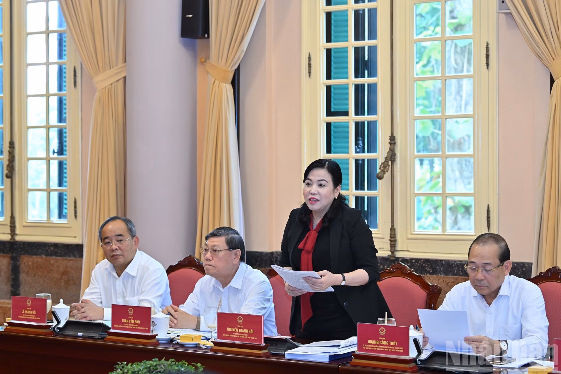 La jefa de la Comisión de Trabajo de Diputados de la Asamblea Nacional, Nguyen Thanh Hai, hace uso de la palabra.