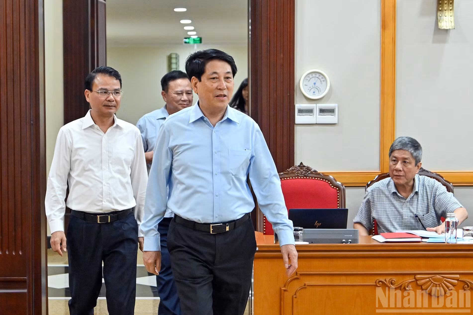 El presidente Luong Cuong en la reunión con la Junta Permanente del Comité del Partido de Phu Tho.