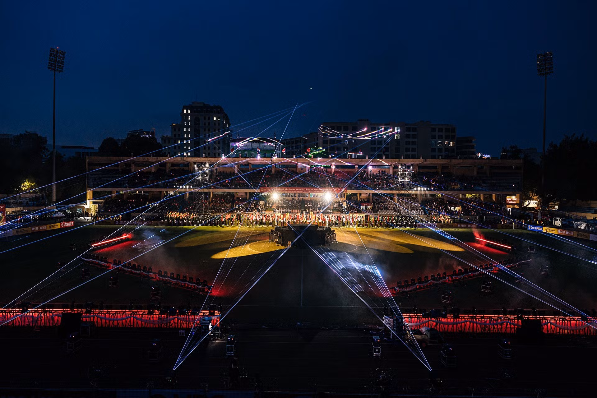 Gracias a la incorporación de tecnología de punta, como mapping láser, escenario móvil, efectos de luz en 360 grados y proyecciones visuales, la ceremonia alcanza un nivel comparable al de eventos internacionales como la Copa del Mundo o la Copa Asiática.