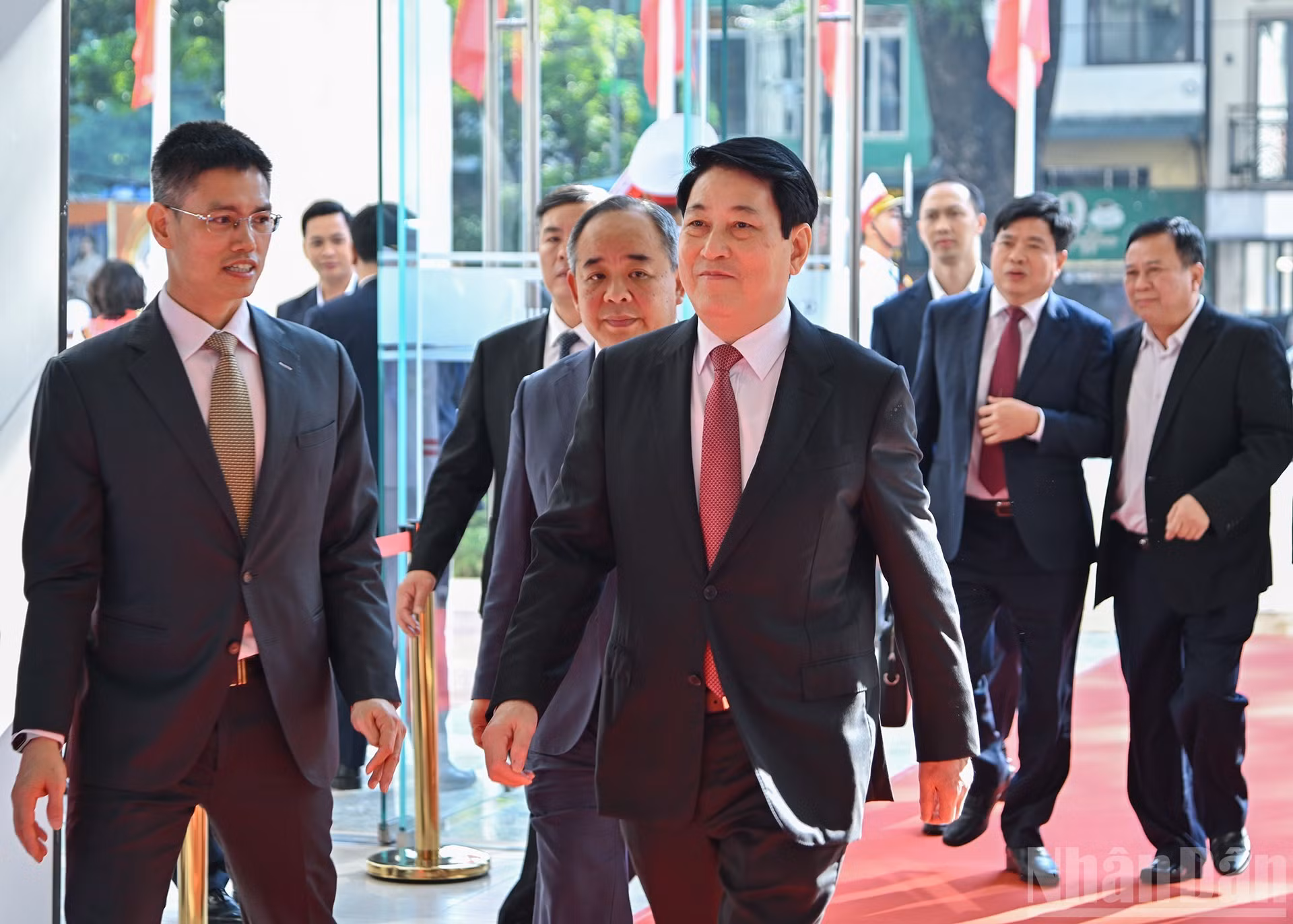 El presidente Luong Cuong asiste a la ceremonia.