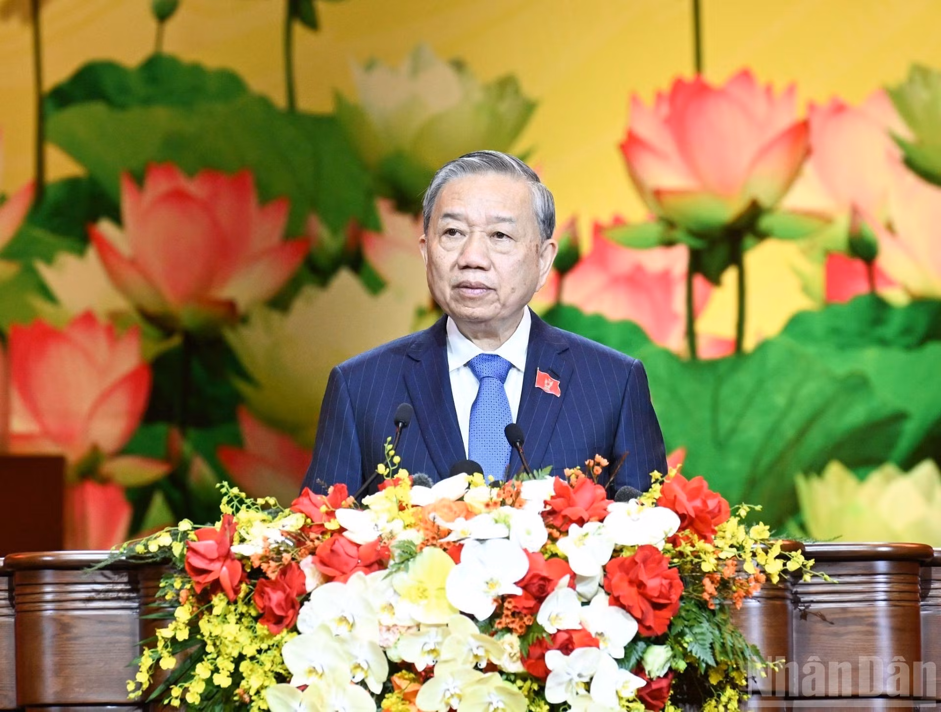 Al intervenir en el Congreso, el secretario general del Partido Comunista de Vietnam, To Lam, subrayó que el XI Congreso Nacional de Emulación Patriótica constituye una ocasión para honrar a las “flores más bellas” del movimiento de emulación patriótica.