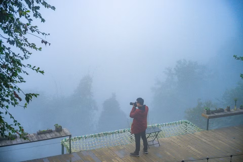 Los hogares de Sin Suoi Ho están mejorando cada vez más sus servicios, lo que contribuye a que el número de turistas que vienen a explorar la zona aumente de forma constante cada año. (Foto: VNA)