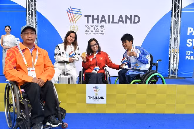 La nadadora Vi Thi Hang consiguió su cuarto oro en el evento. (Foto: VNA)