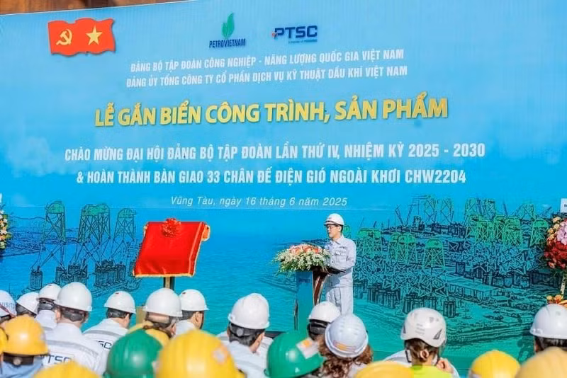 El director general de PTSC, Tran Ho Bac, habla en el evento (Foto: VNA)